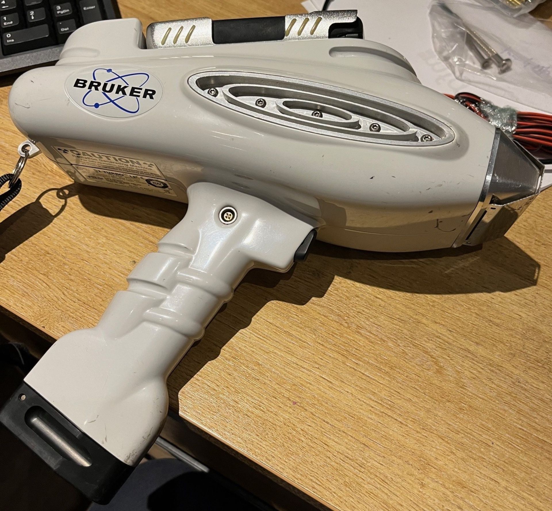 Bruker S1 Turbo SD XRF precious metal testing gun with HP control unit - We have no information - Bild 2 aus 2