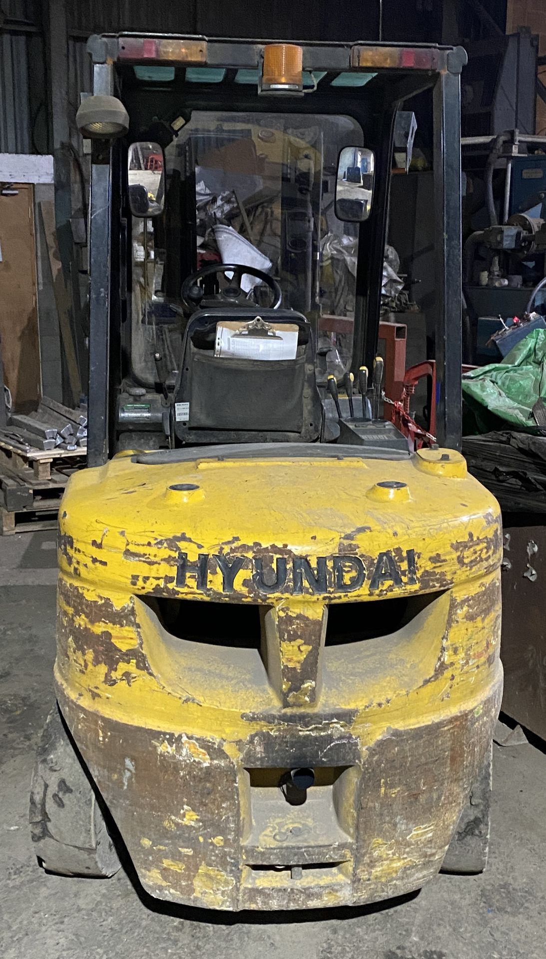 Hyundai 30D-7E Diesel forklift with triplex mast and piping for side shift, - Bild 3 aus 8