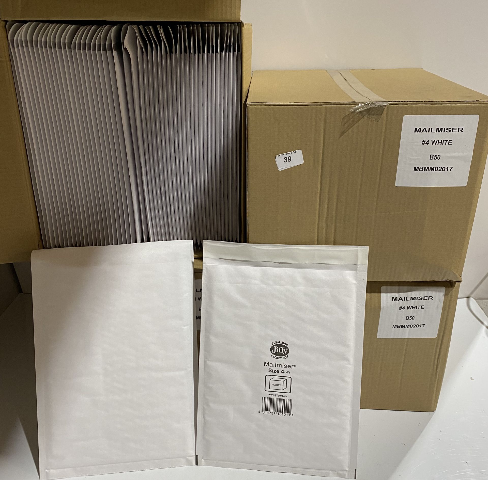 4 x boxes of 50 Royal Mail Jiffy size 4 white packet peel & seal bubble envelopes (saleroom