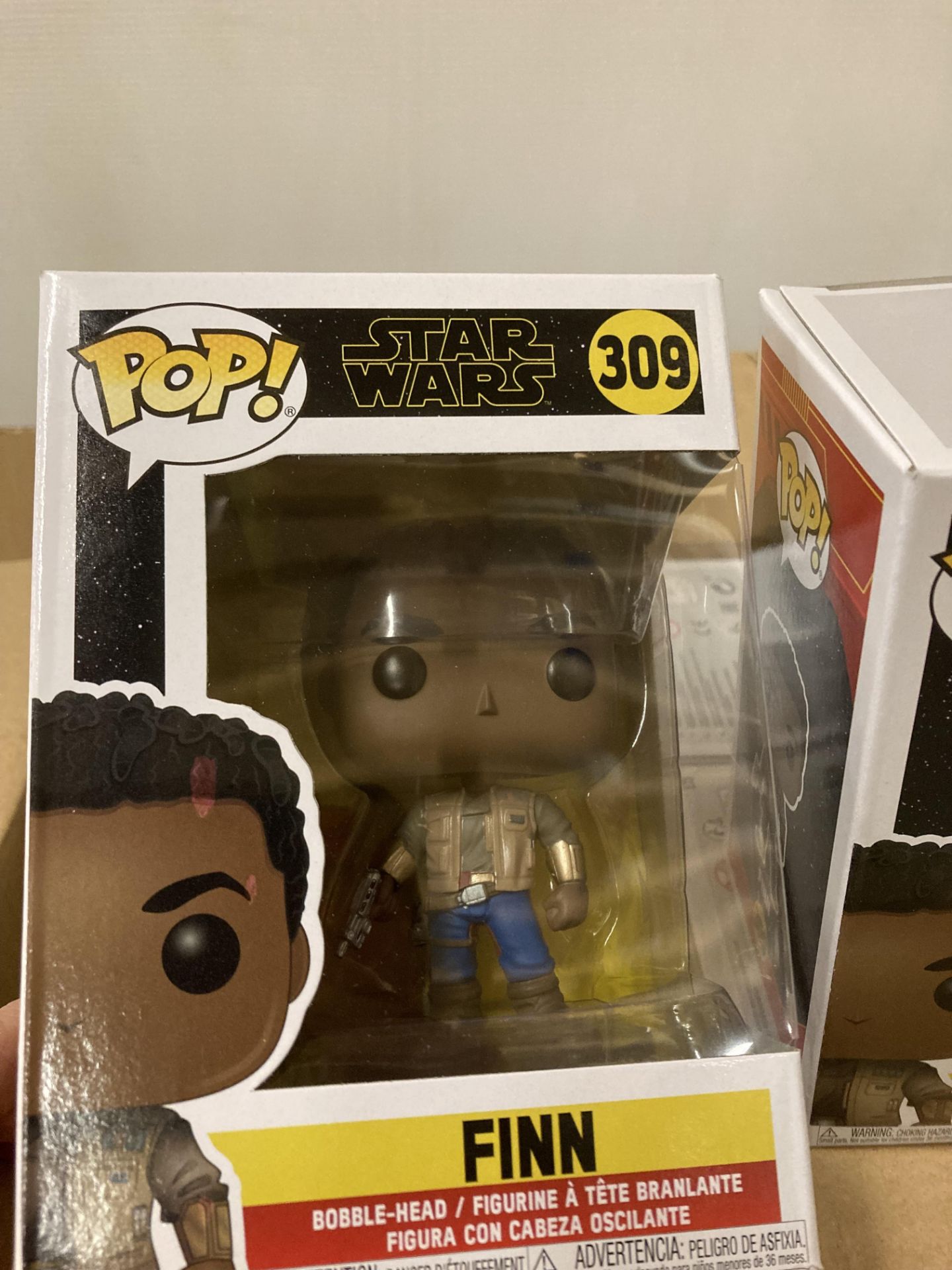 1 x Box of 36 x Funko POP! Figurine Star Wars: The Rise of Skywalker - Finn (saleroom location: - Image 2 of 2