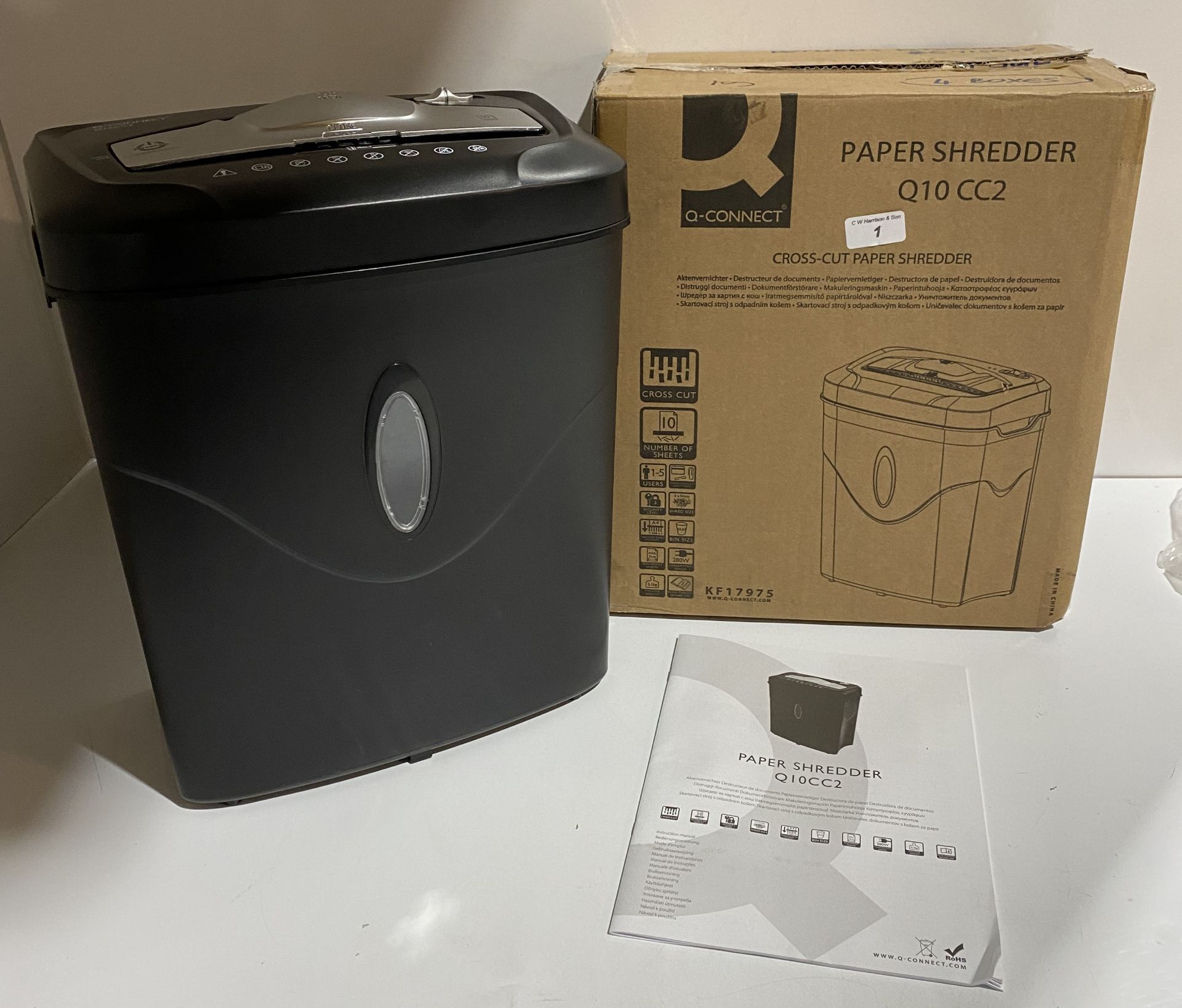 1 x new boxed Q-Connect Q10CC2 Cross cut paper shredder A4 (saleroom location: H13)