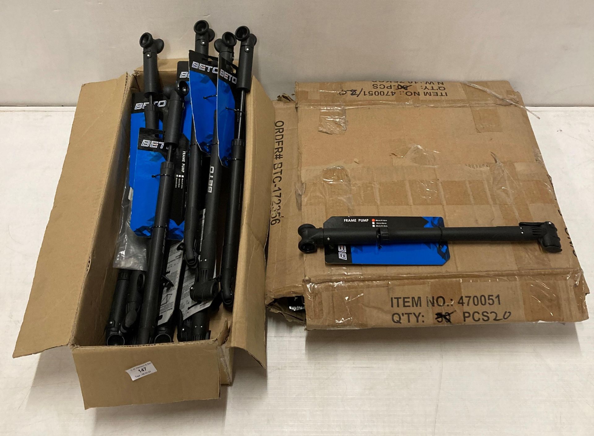 Contents to box - 29 x Beto Frame Bicycle pumps (saleroom location: L06)