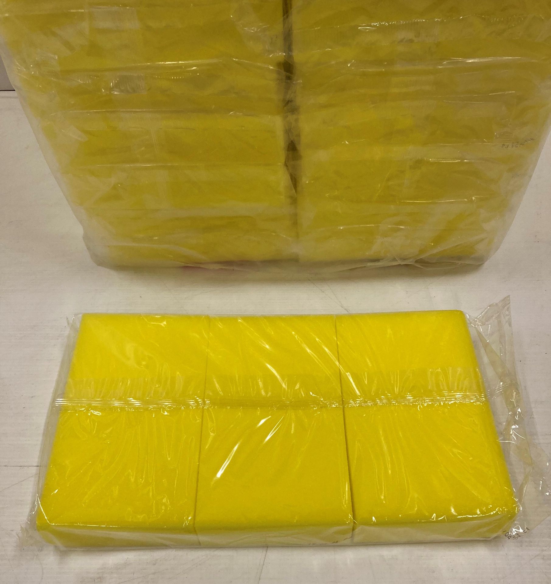 36 x Car-Pride 3-pack Handy Car sponges (saleroom location: F/G Cage - Aisle 2) Further - Image 2 of 2