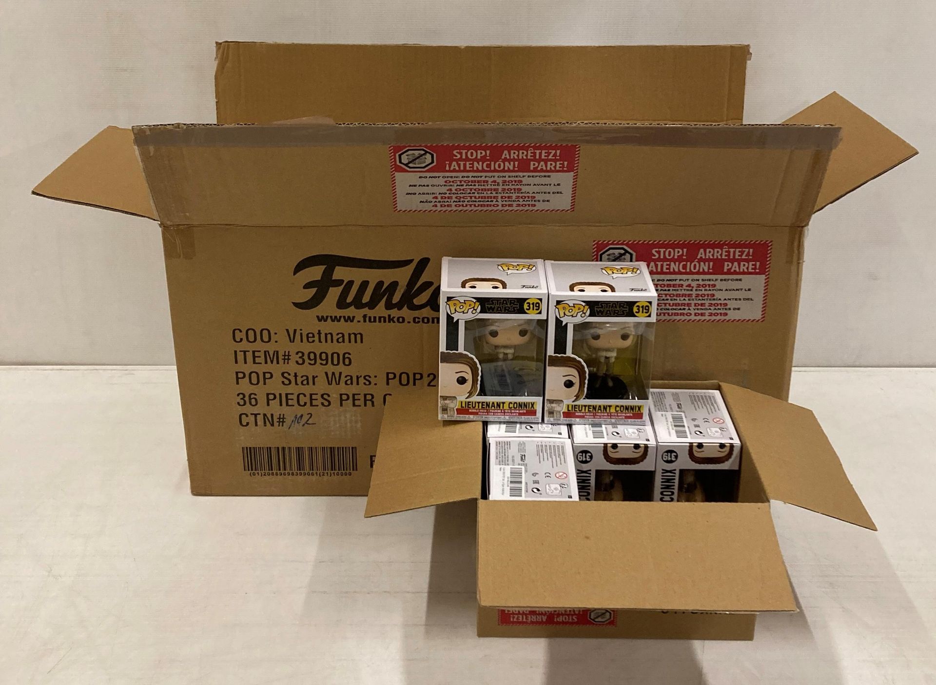 1 x Case of 36 x Funko POP! Figurine Star Wars: The Rise of Skywalker - Lieutenant Connix (saleroom