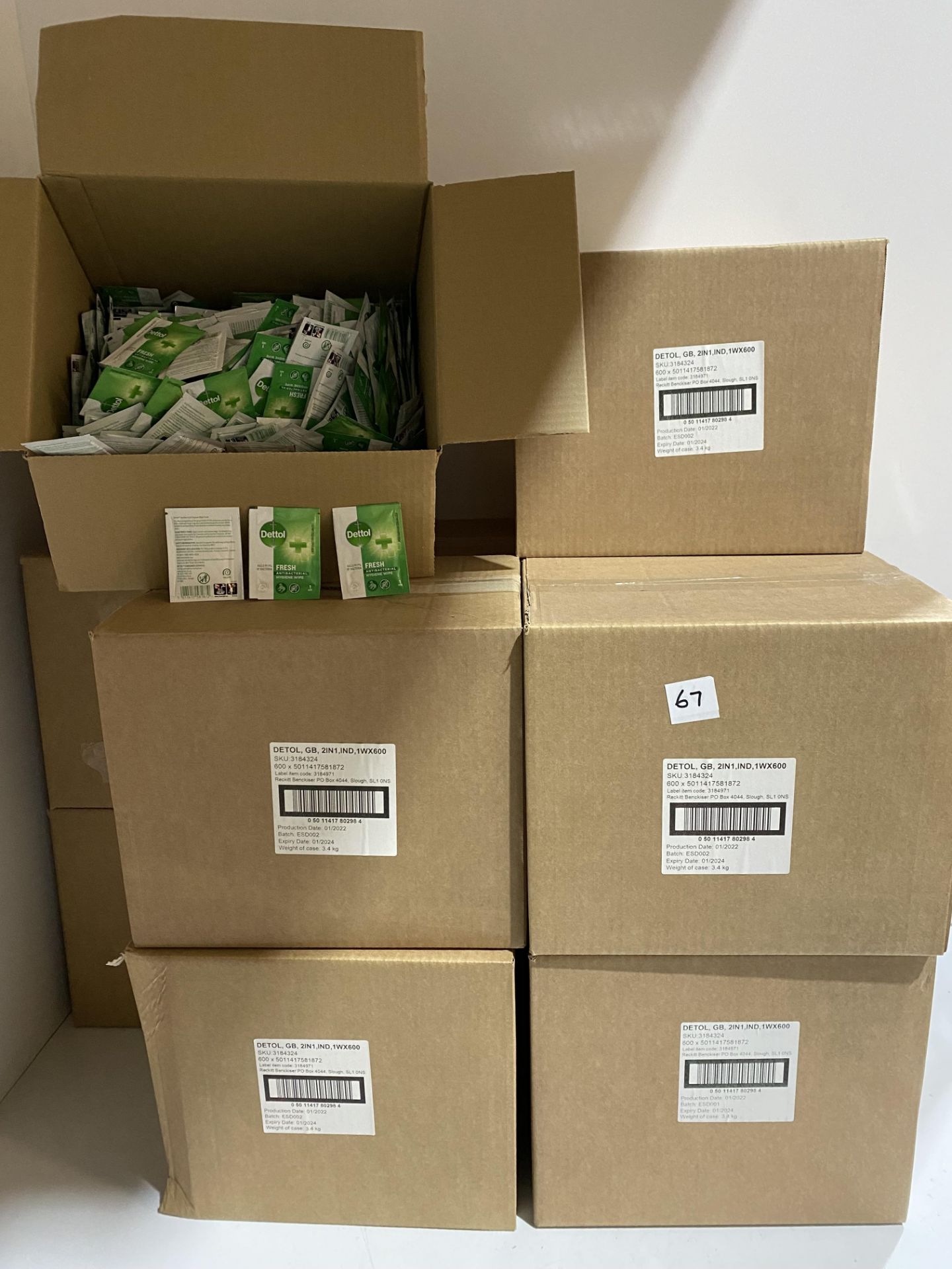 10 x boxes of 600 each box Dettol fresh antibacterial hygiene wipes (expiry date Jan 2024 but