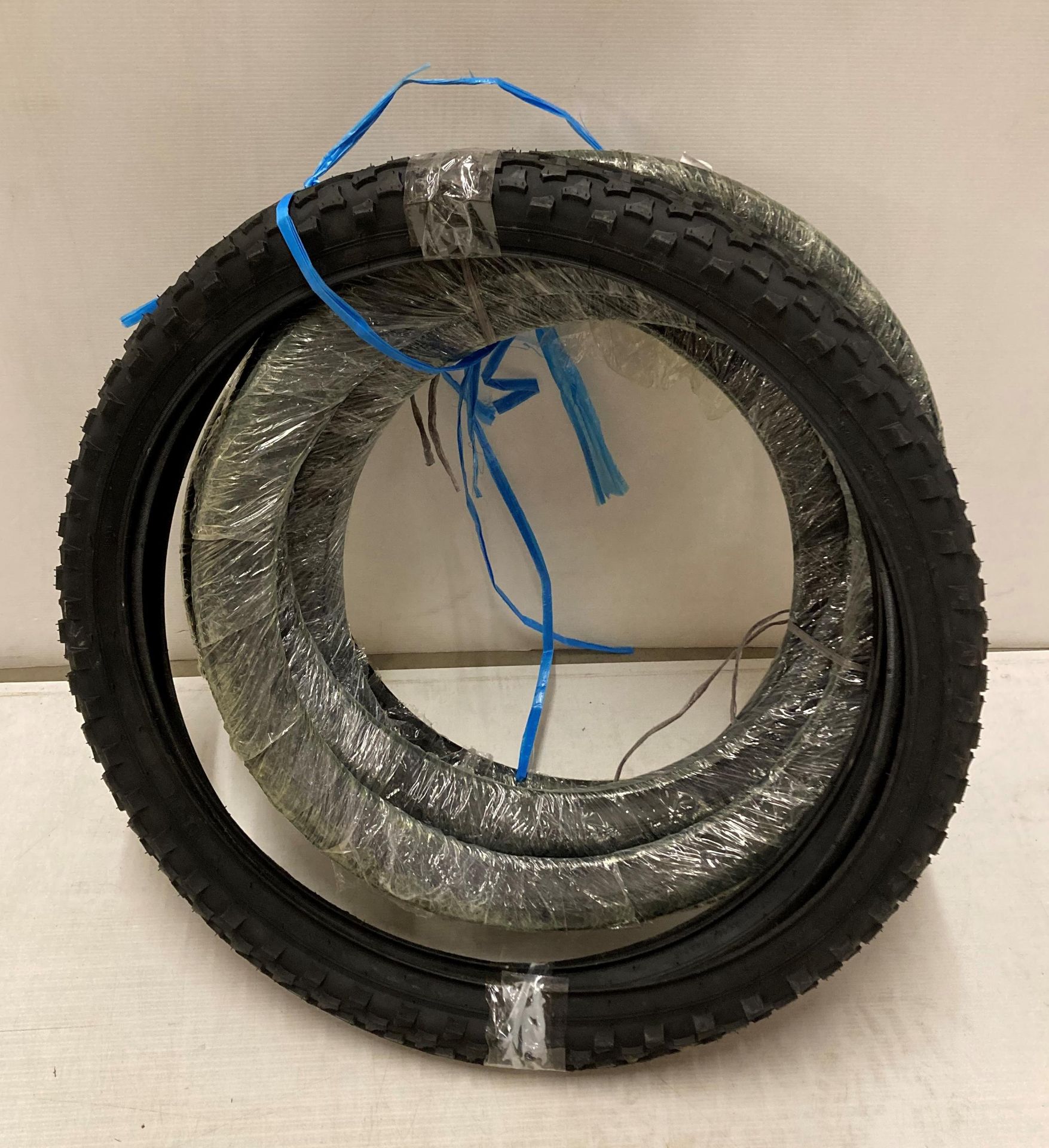 12 x assorted cycle tyres (various sizes) (saleroom location: M07)