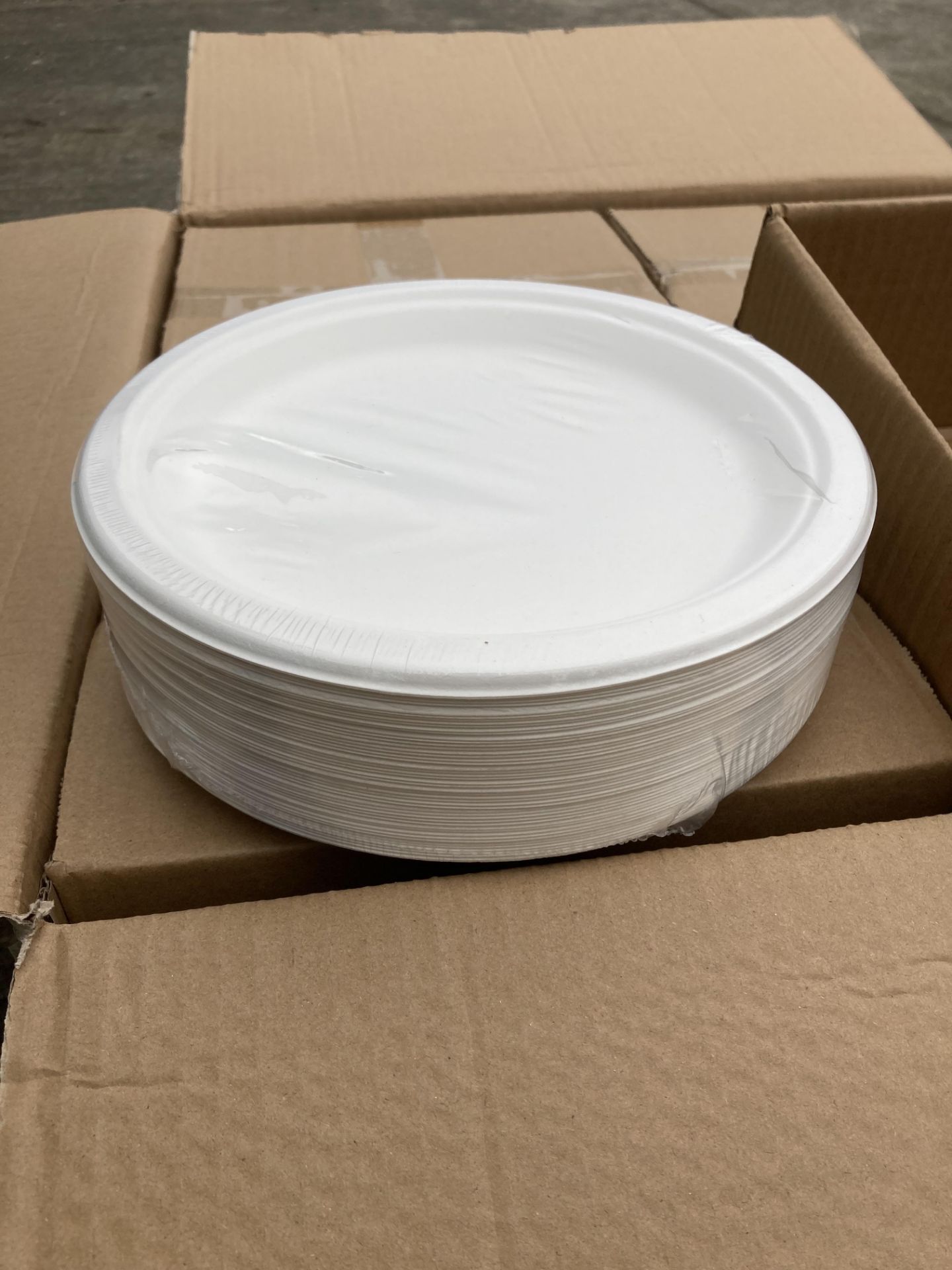 60 x Boxes of approximately 100 x Wooden Cutlery and Paper Plates (4 x outer boxes) (saleroom - Bild 3 aus 3