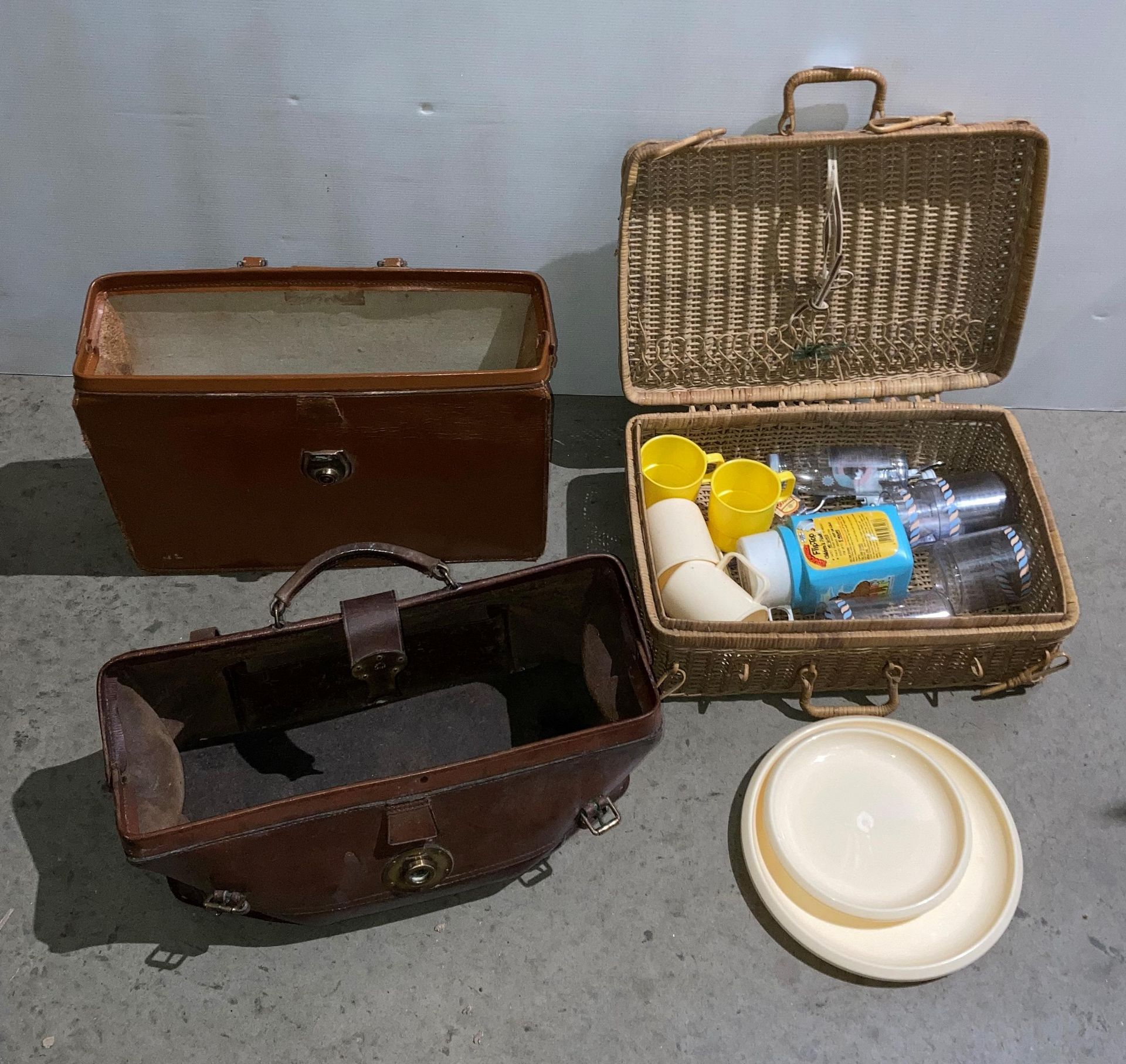 A brown leather GPO Gladstone bag, - Image 2 of 2