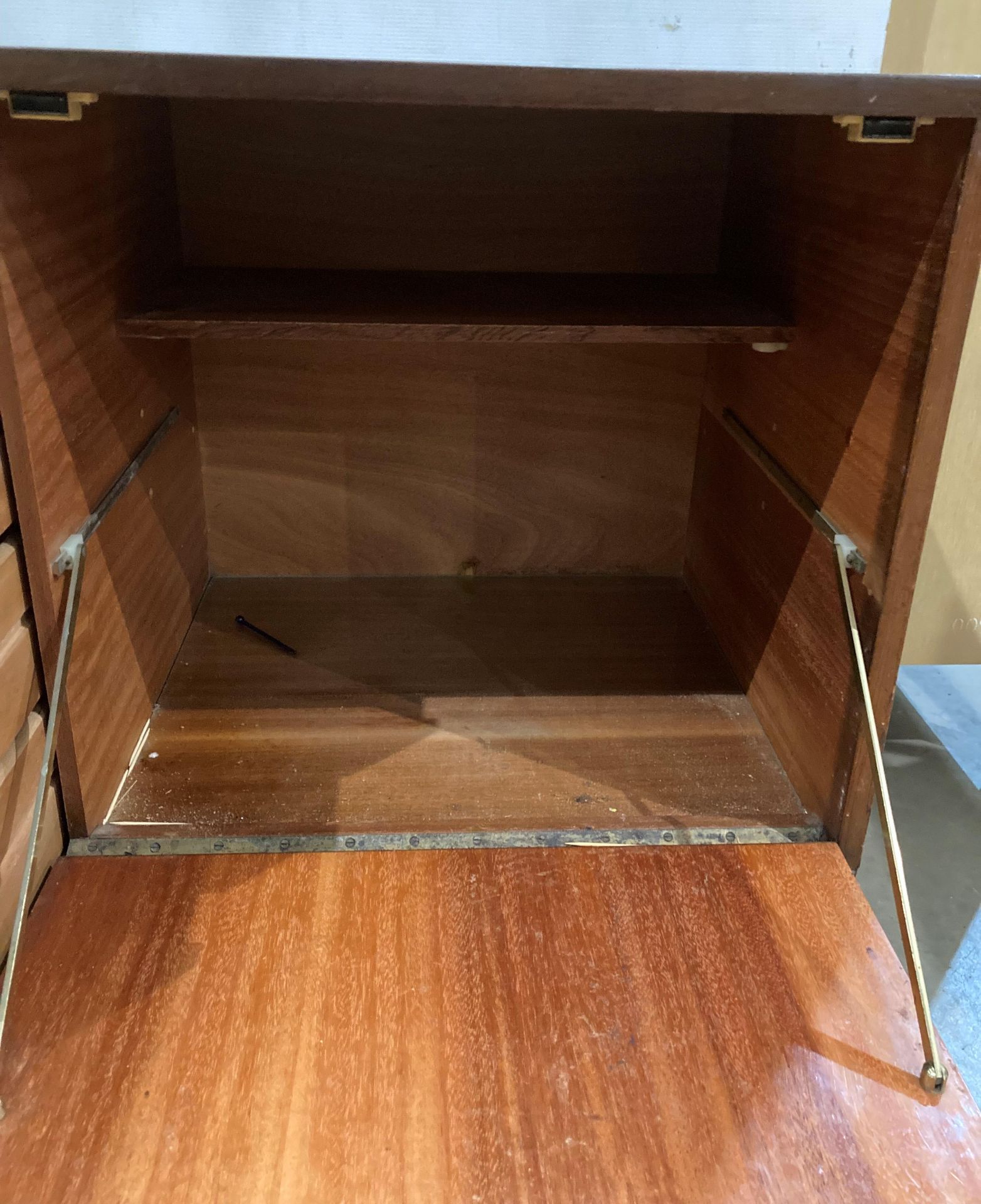 Mid-Century dark teak sideboard with two doors and four drawers including a cutlery drawer and a - Image 5 of 5