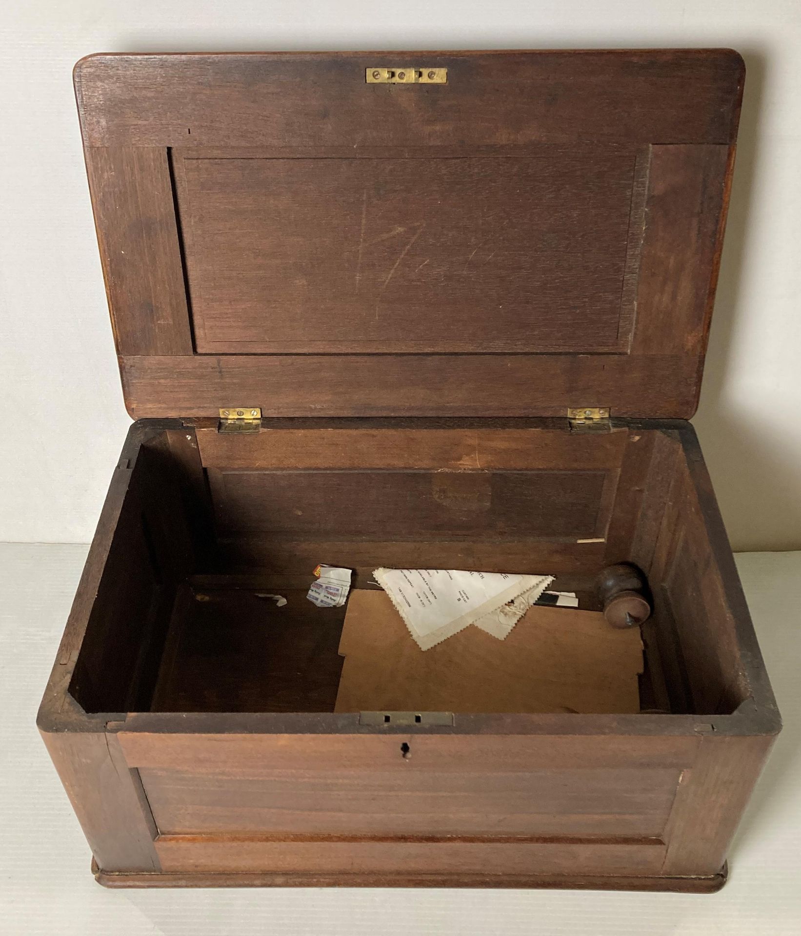 A 20th Century mahogany writing box with brass corners and plaque (missing internal dividers) (45cm - Image 2 of 5