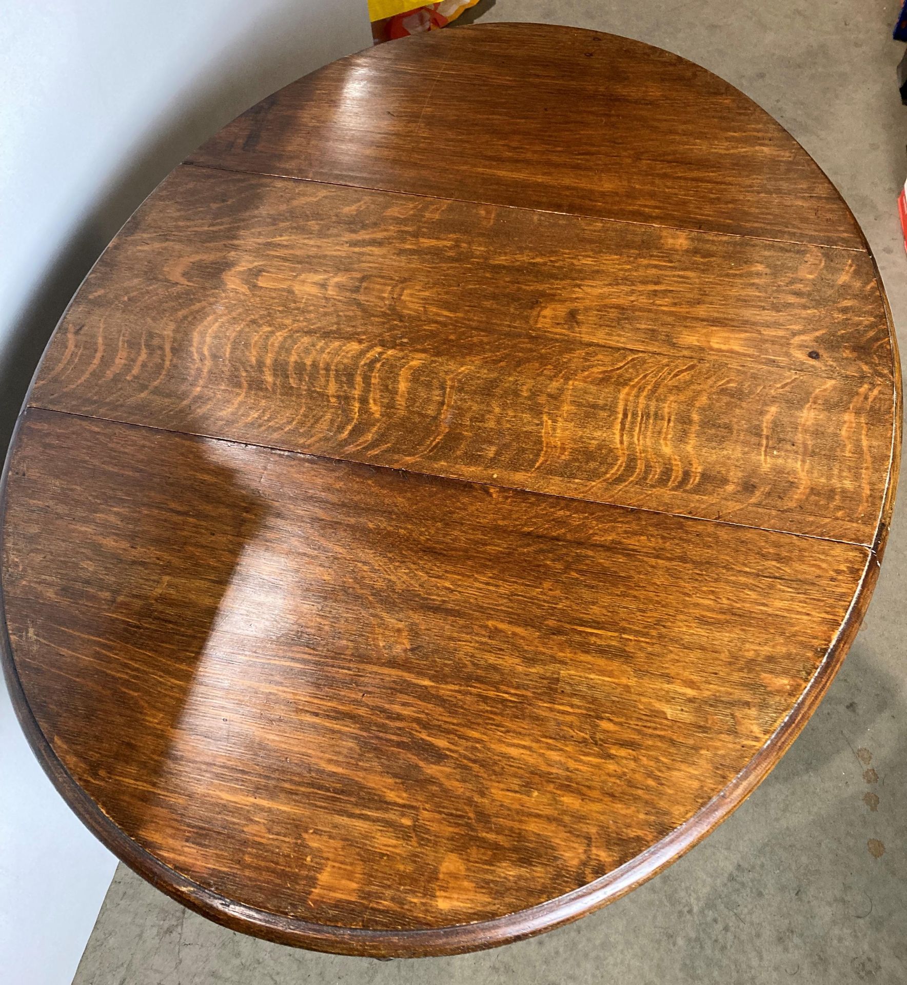 Mid-Century oak drop-leaf oval dining table with barley twist legs, - Image 2 of 4