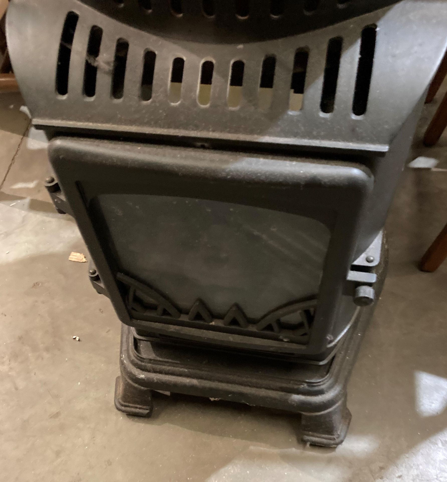 A Provence black metal stove effect calor gas heater, - Image 4 of 4