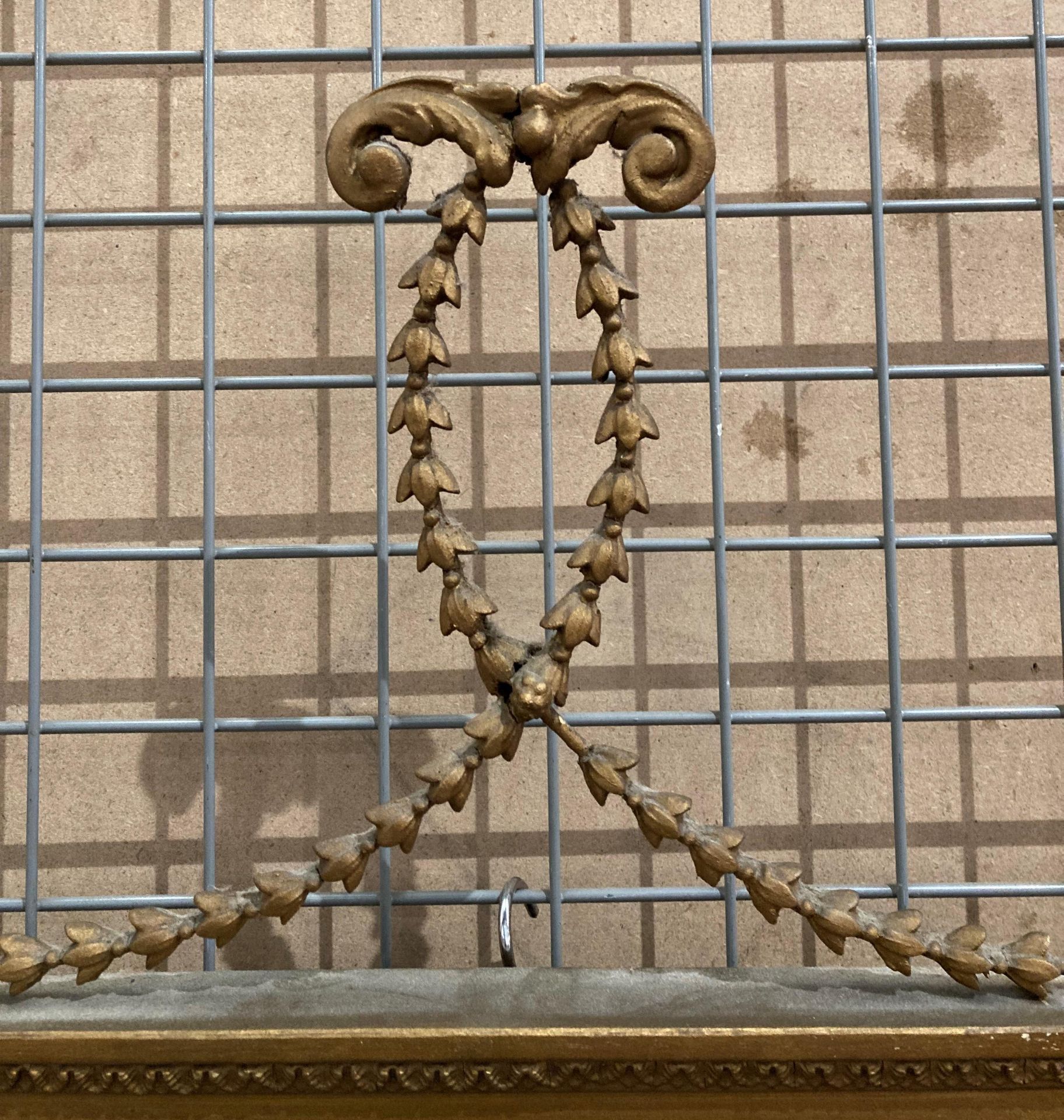 Gilt framed wall mirror with detailed beading, - Image 2 of 5