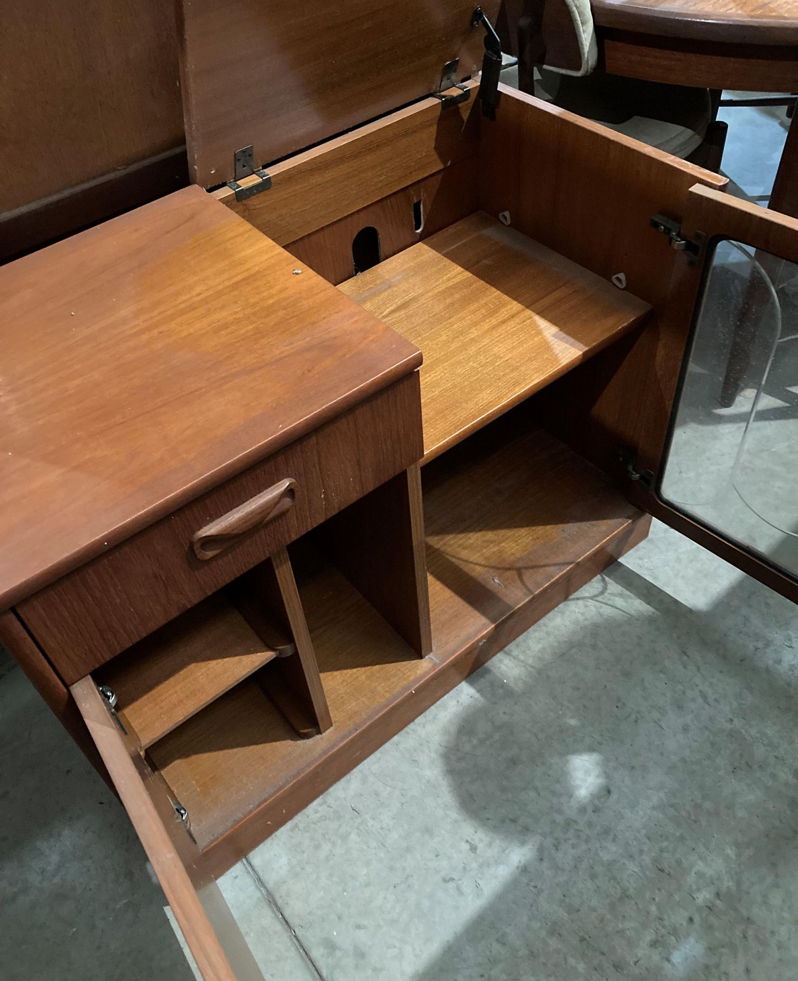 Mid-Century teak G-Plan Fresco eight-piece dining room set including a long sideboard (213. - Image 7 of 7