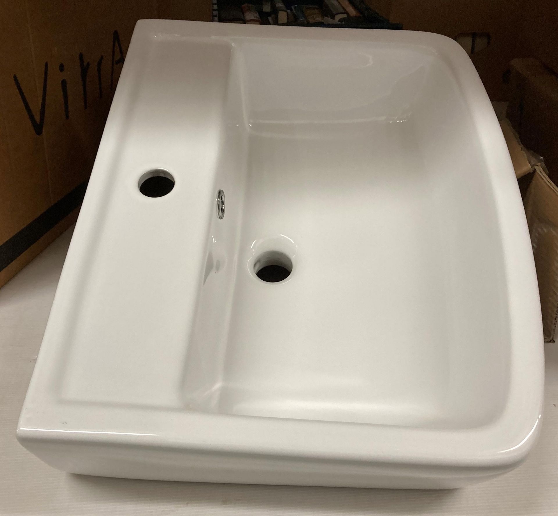 White ceramic single tap hole basin 52cm x 42cm (saleroom location: Z07)