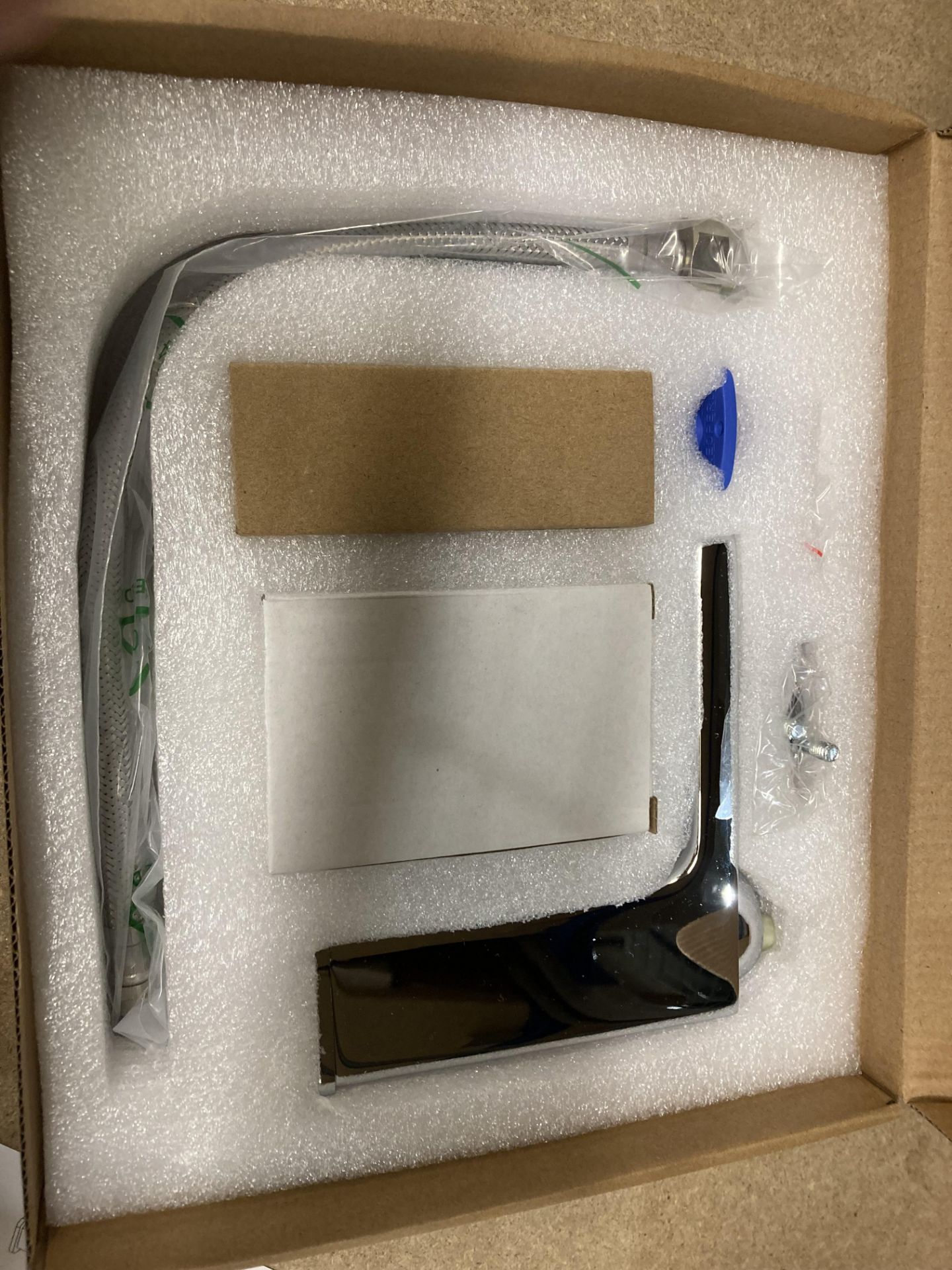 Win305 mono basin mixer in chrome (saleroom location: AA08)