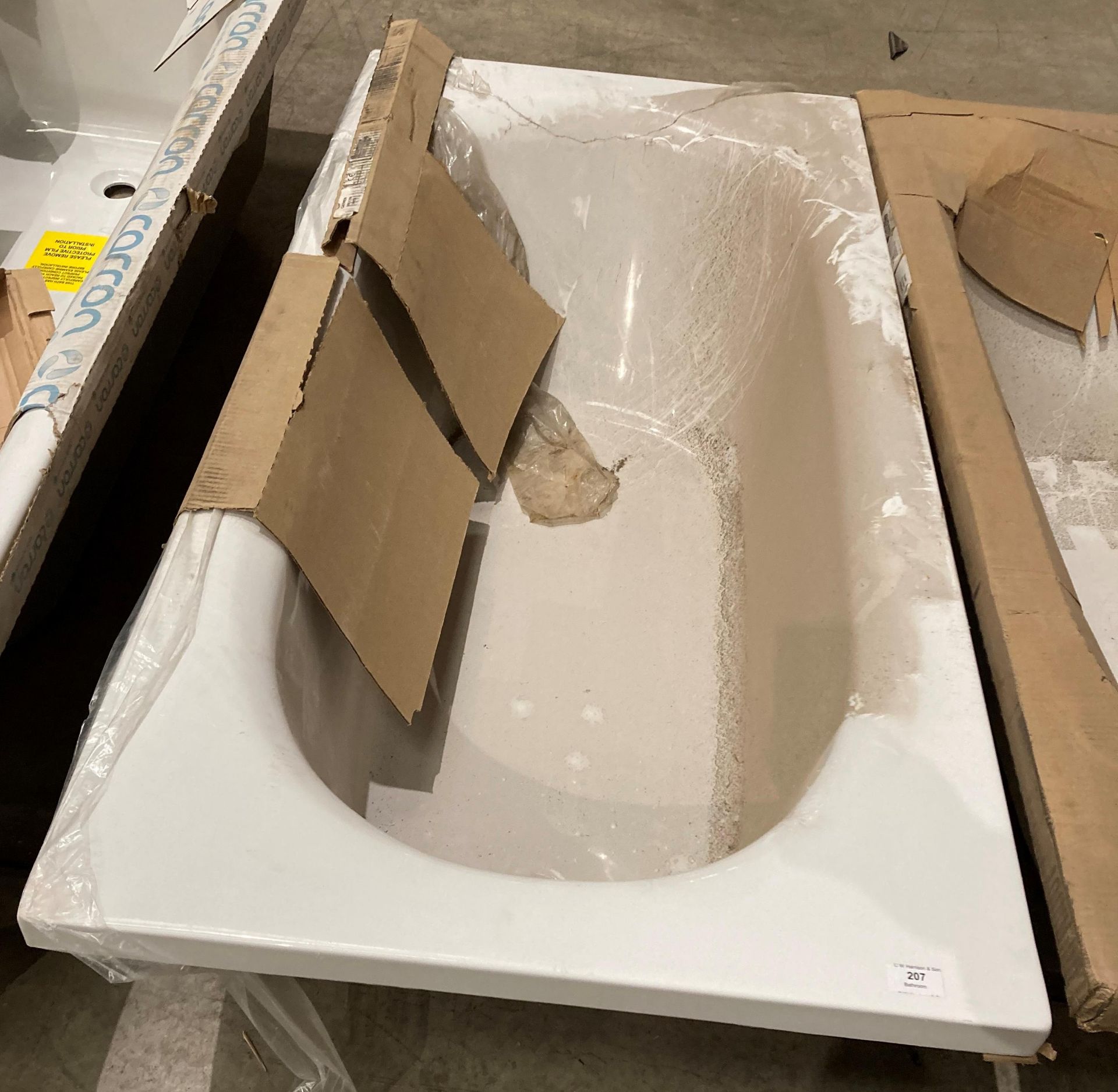 Cayman 1400mm x 70mm fibreglass bath in white (saleroom location: RB)