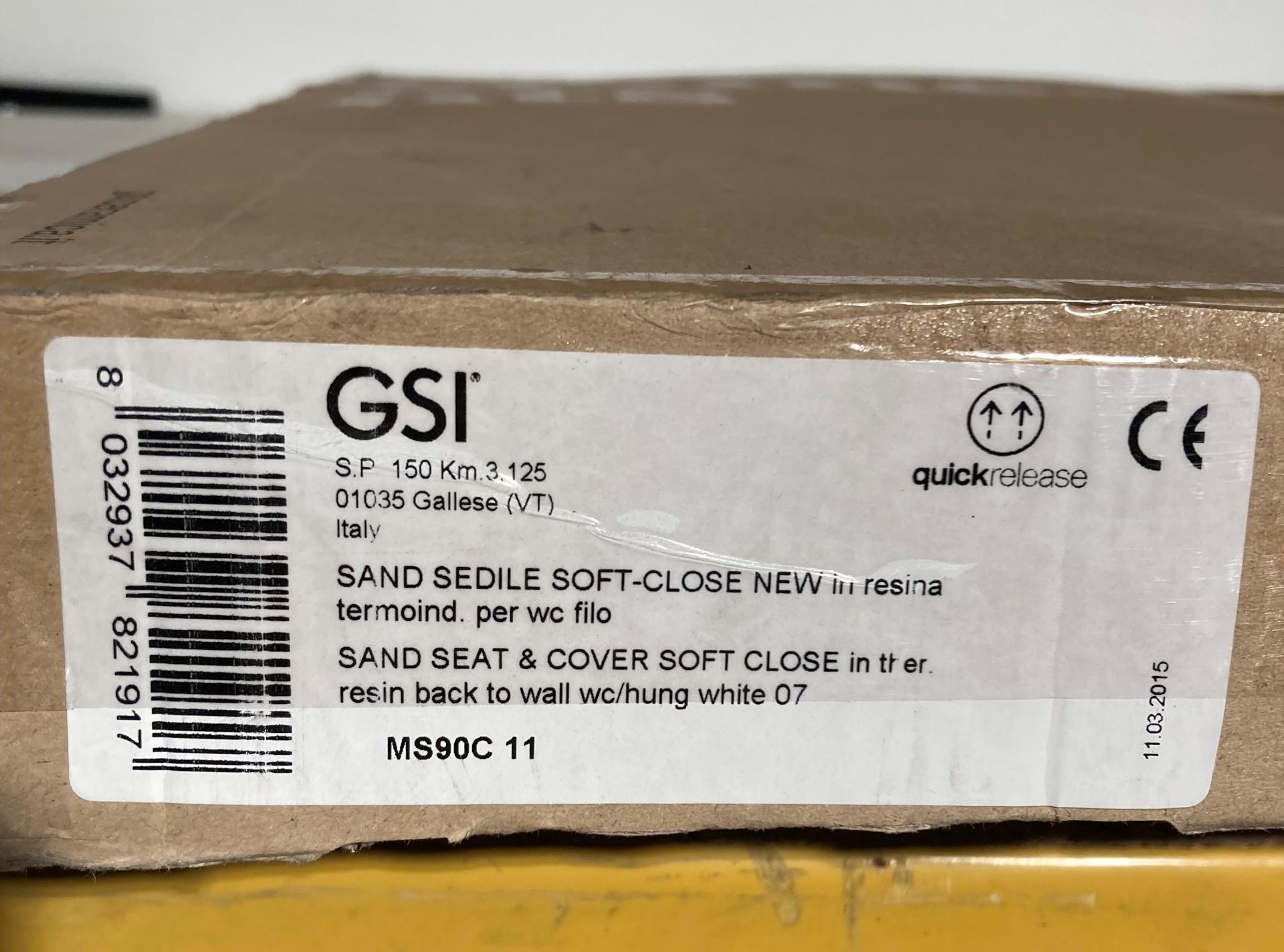 GSI sand soft seat and cover toilet seat (saleroom location: QL06) - Image 2 of 2