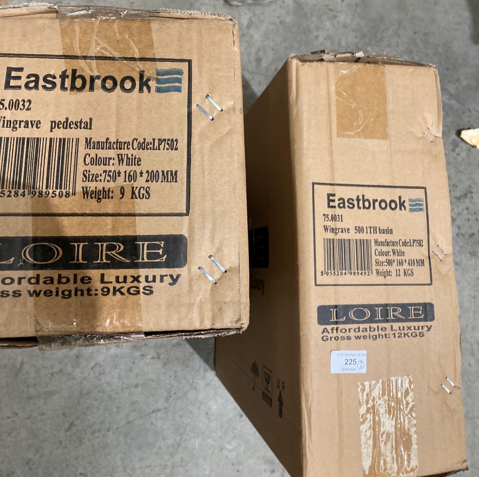 Eastbrook Wingrave 500 1 tap hole basin and matching pedestal (boxed) (saleroom location: RB)
