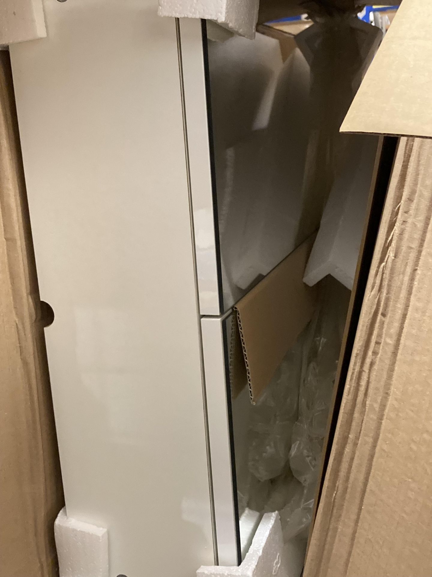 Roper Rhodes 600mm doubled door mirrored wall cabinet in white (boxed) (saleroom location: Z07)