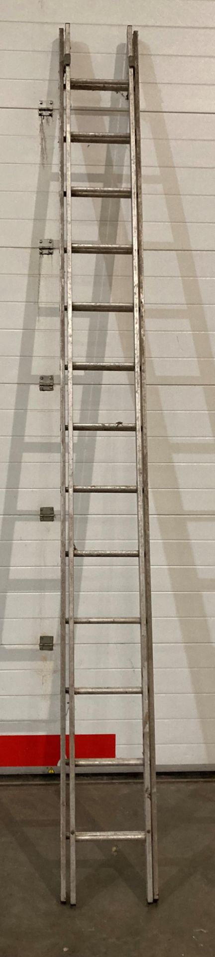 26 rung aluminium double extension ladder (saleroom location: RD2)