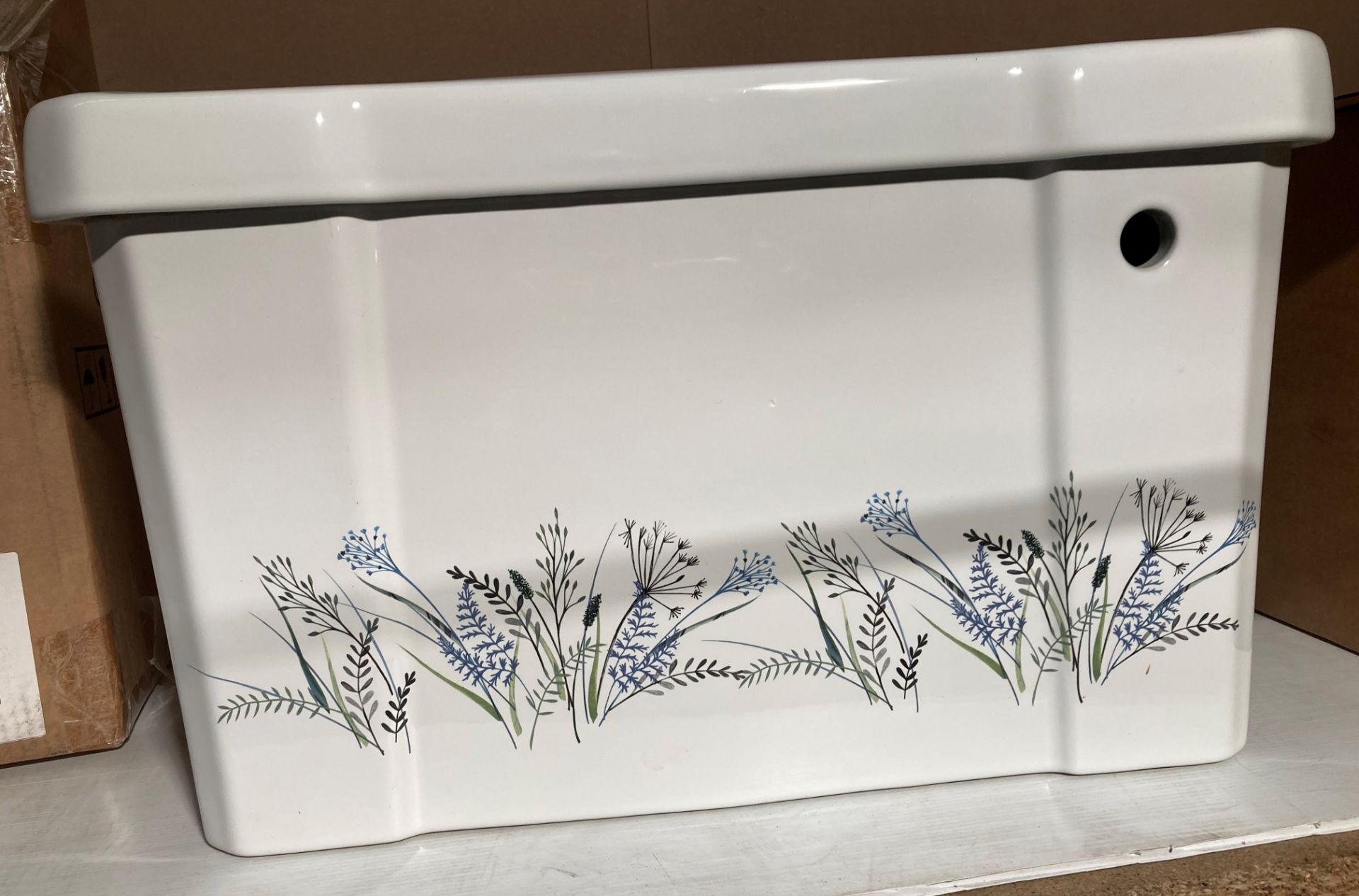 Burlington bespoke ceramic 52cm Edwardian meadow CC/LL cistern complete with fittings new boxed