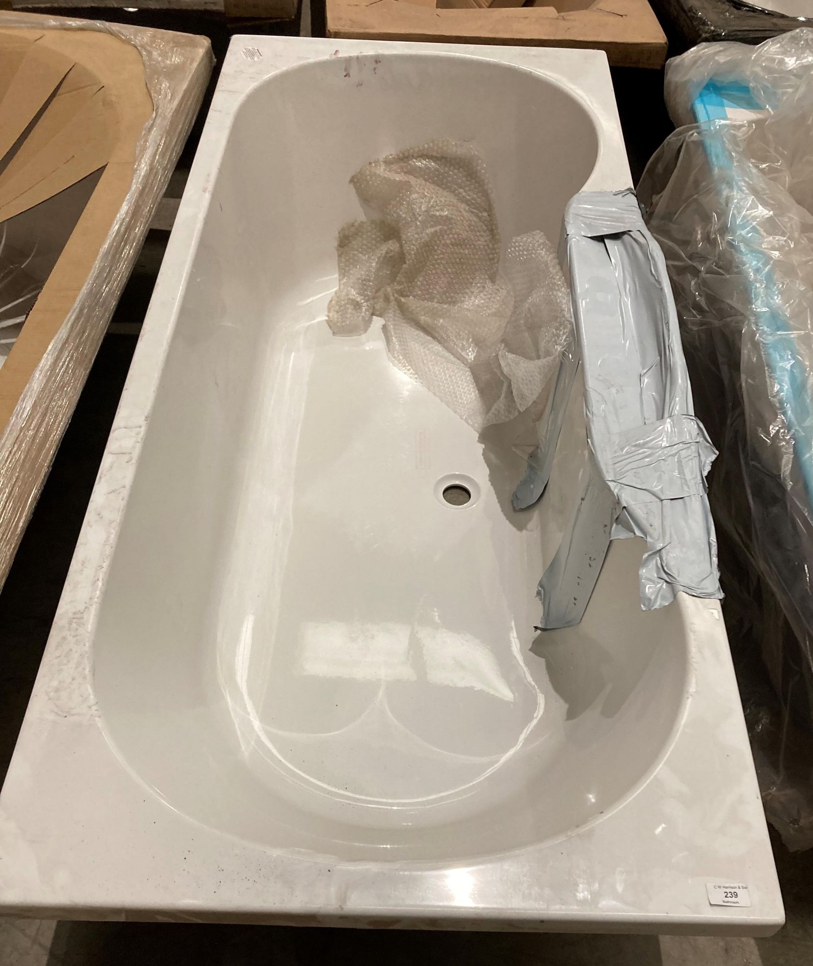 Double ended bath with centre tap holes 1700 x 750mm