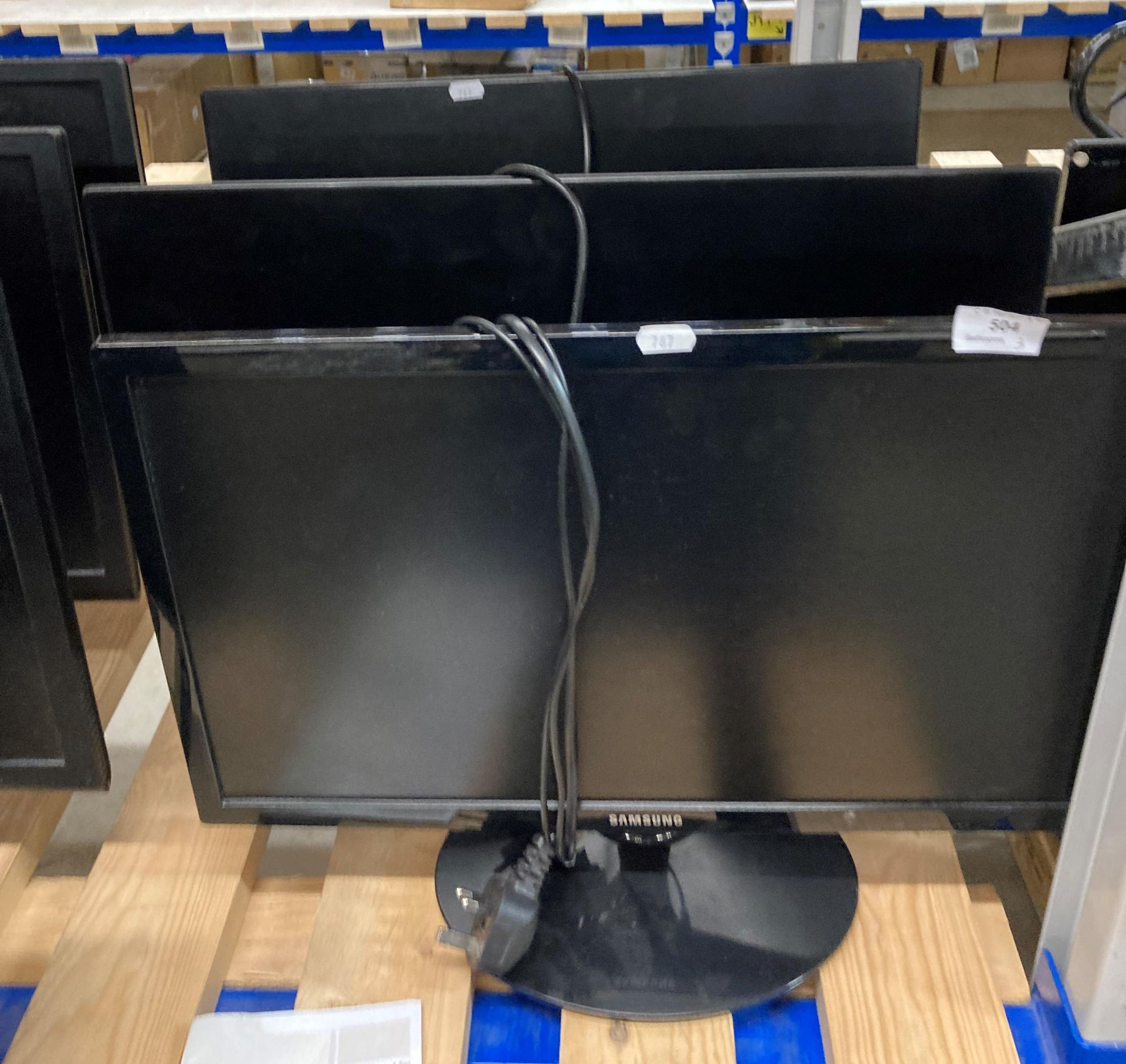 2 x Pixl and 1 x Samsung computer monitors (3) (saleroom location: L10)