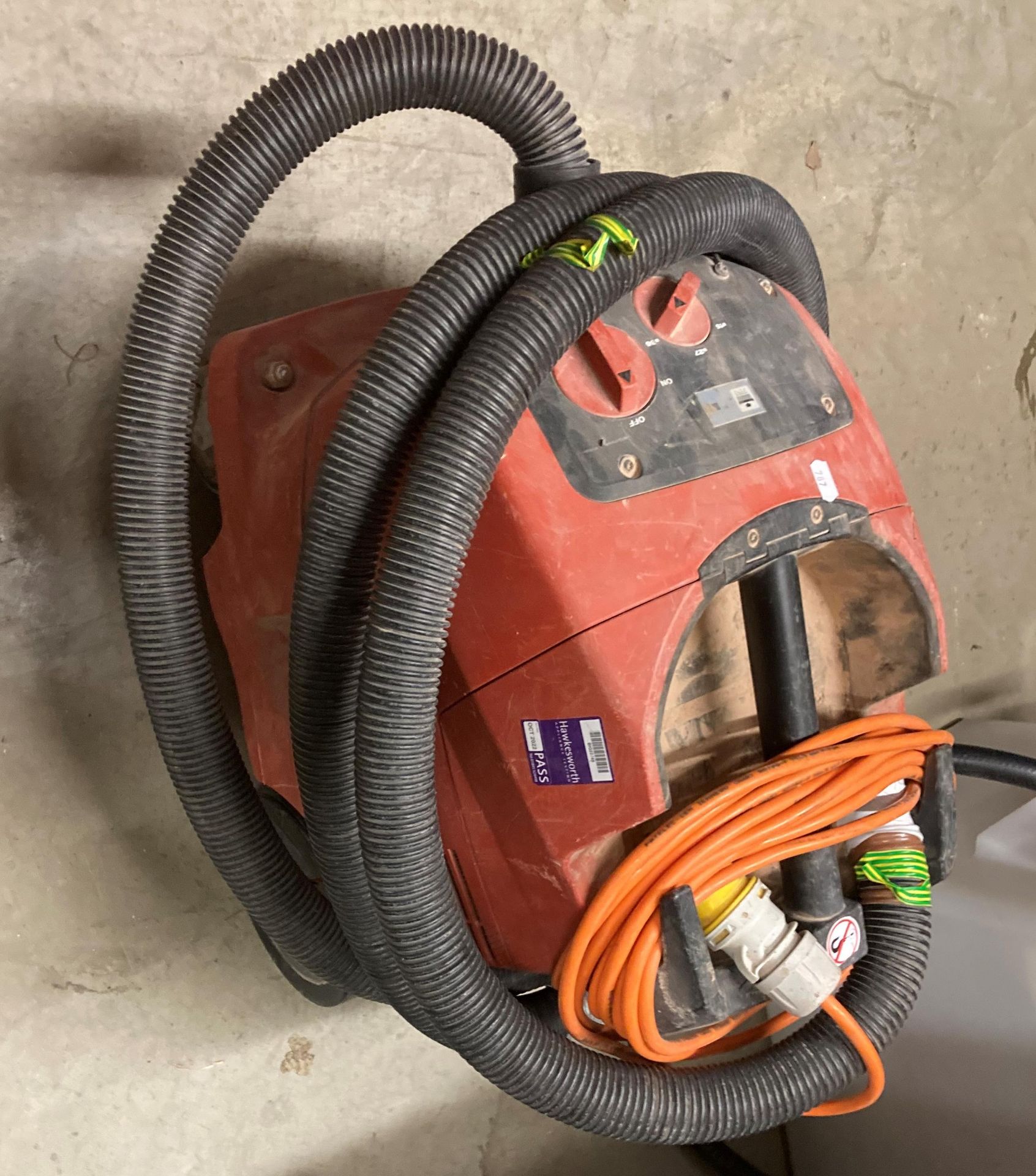 Hilti VC 20-UM industrial vacuum 110v (saleroom location: Z01 FLOOR)