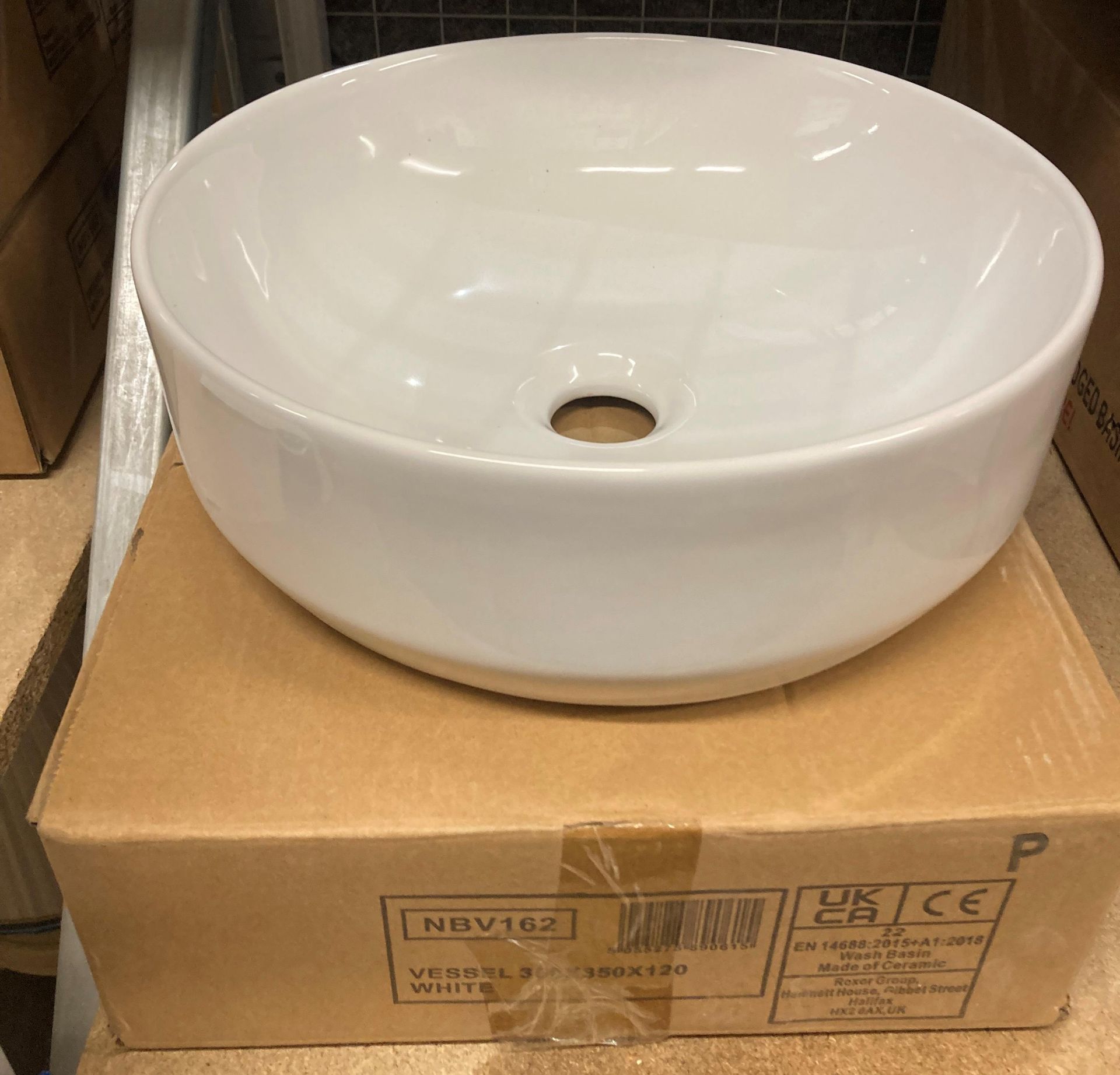 White ceramic surface mountable wash bowl 35cm (saleroom location: AA07)
