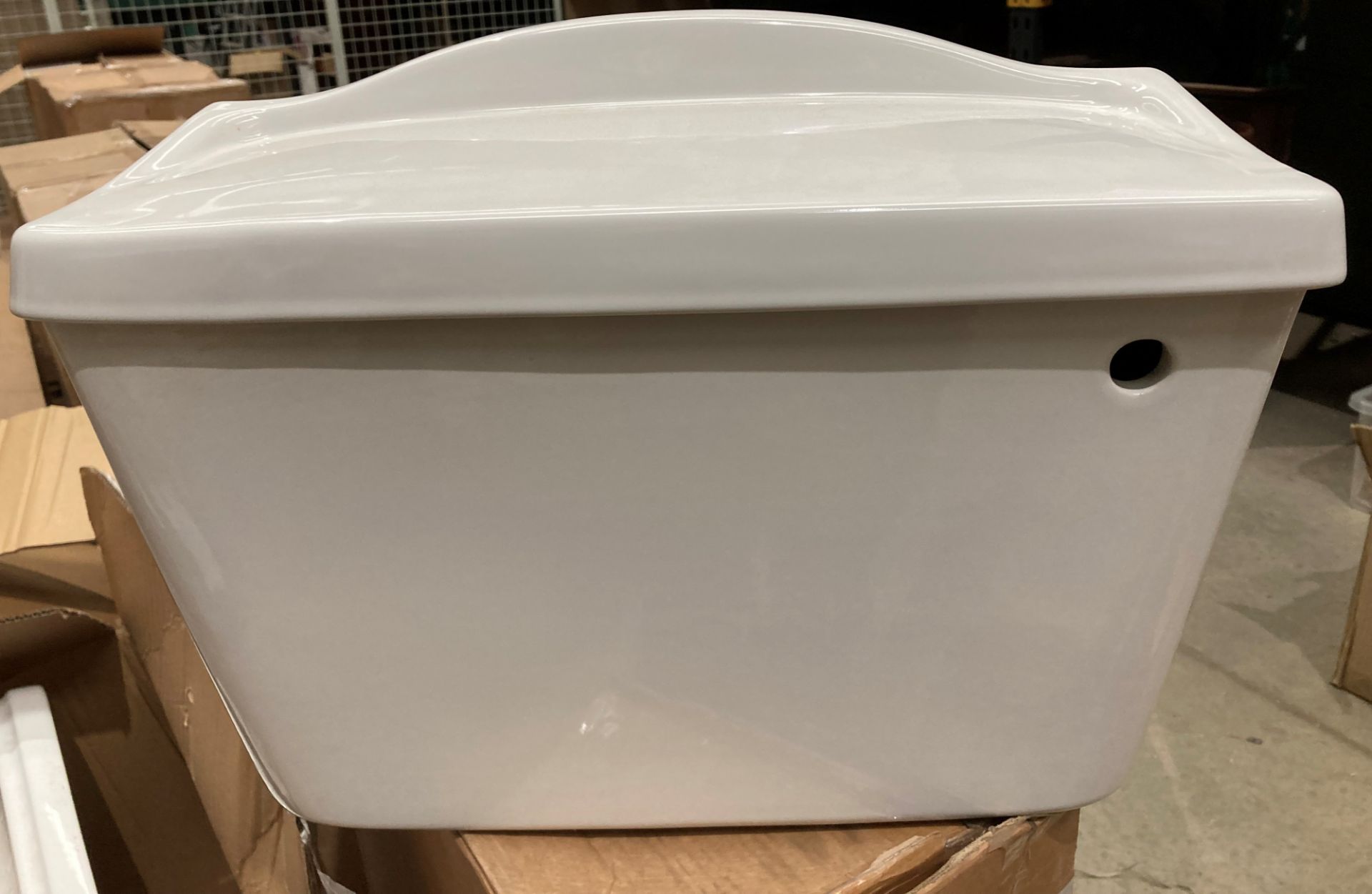 Heritage close coupled ceramic cistern no fittings boxed (saleroom location: RB)