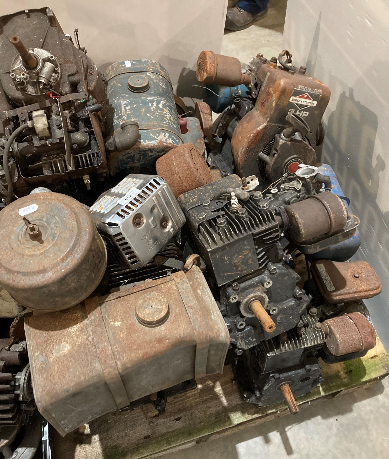 Contents to pallet - assorted engines including air cooled engine, Briggs & Stratton 3HP, - Image 2 of 3