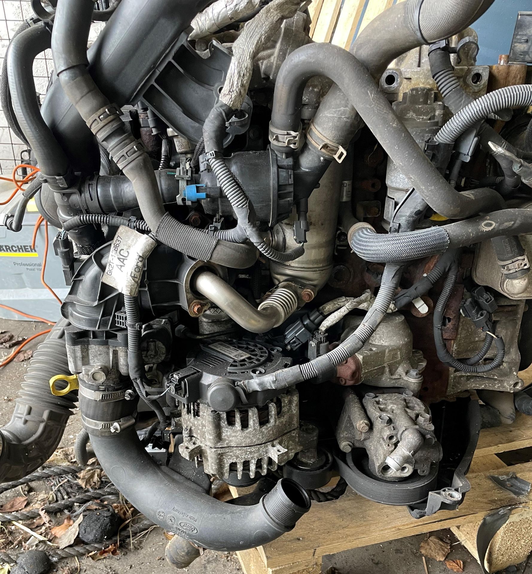 2018 Ford Transit engine (sold as seen - hairline crack to cylinder head)(Collection from TOWN END - Image 4 of 7