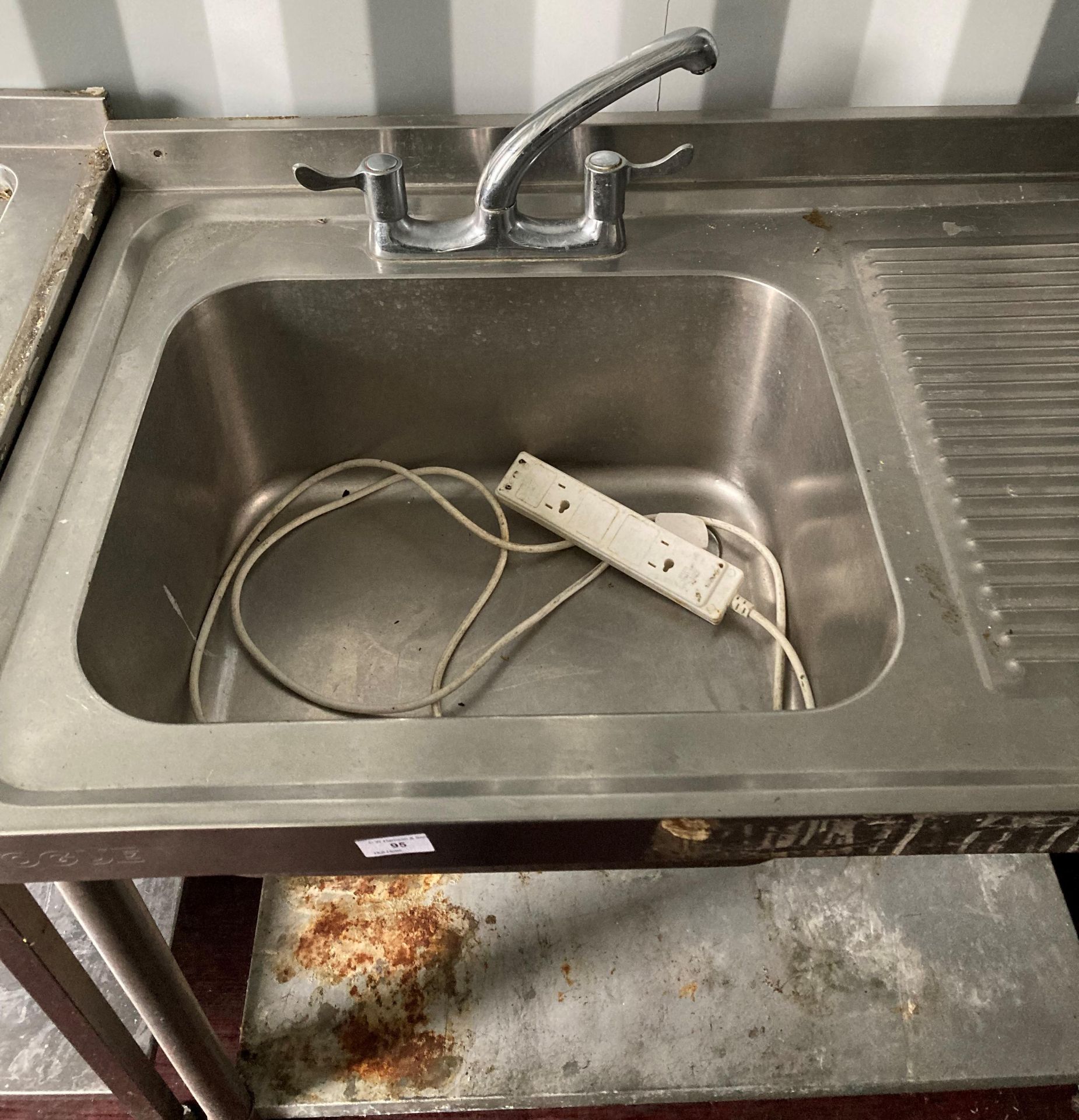 Stainless steel single sink unit with right hand drainer, mixer tap and under-shelf, - Image 2 of 2