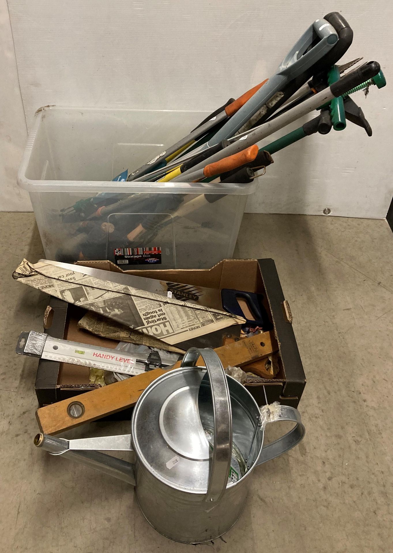 Contents to 2 x boxes - assorted hand tools, gardening tools,