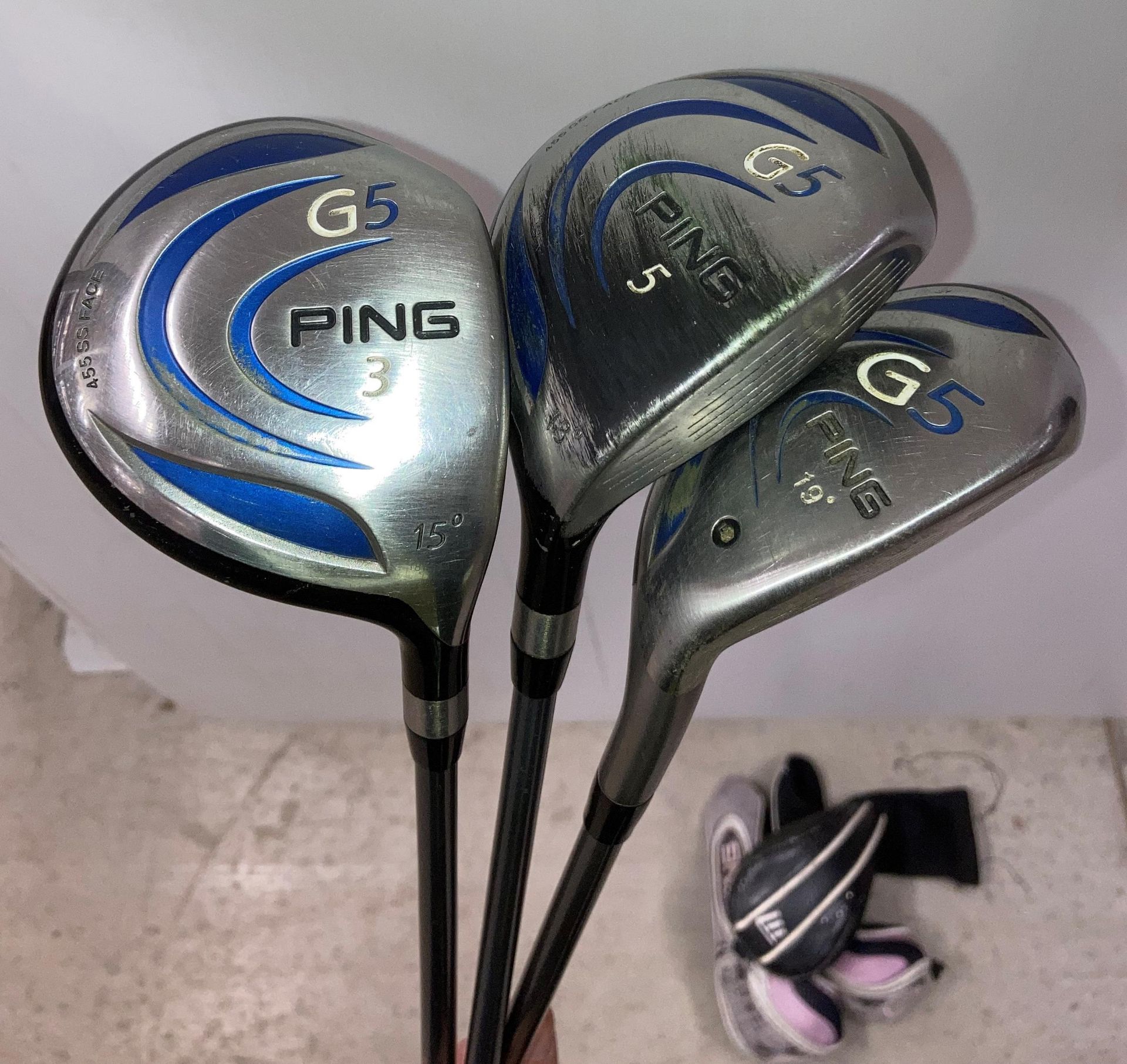 3 golf clubs by Ping - Ping G5, 3 and 5 metals, Ping G5 19 degree rescue club, - Image 2 of 2