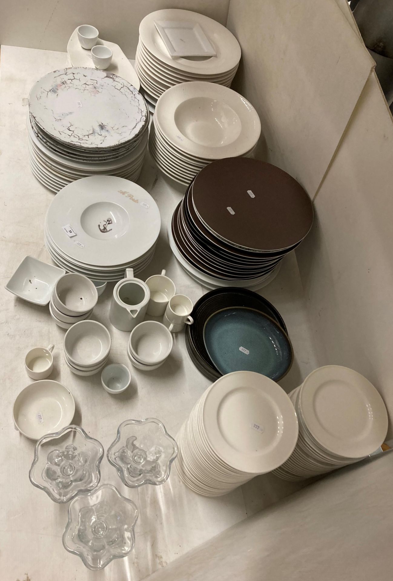 150 x assorted items of ceramic tableware to include serving and side plates,