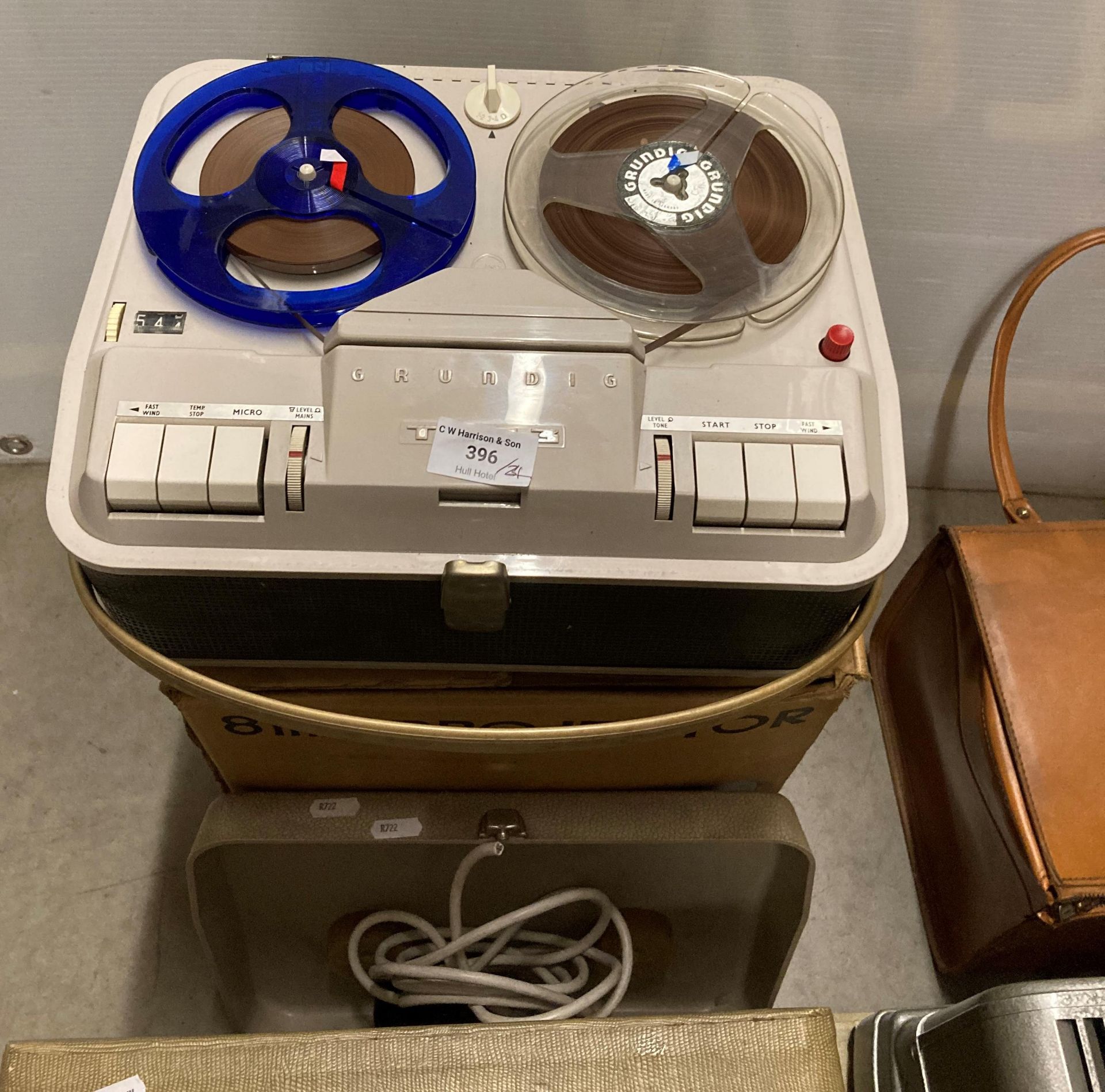 3 x items - Grundig TK23 8mm reel-to-reel and 2 x assorted Ilford 8mm projector slide projectors - Image 2 of 4