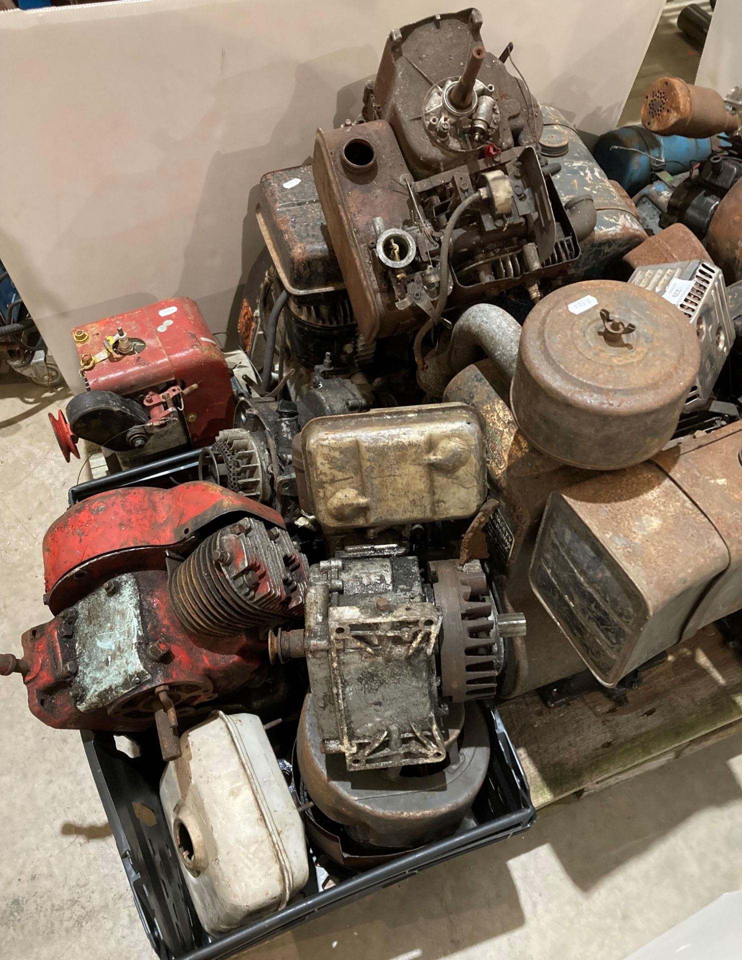 Contents to pallet - assorted engines including air cooled engine, Briggs & Stratton 3HP, - Image 3 of 3