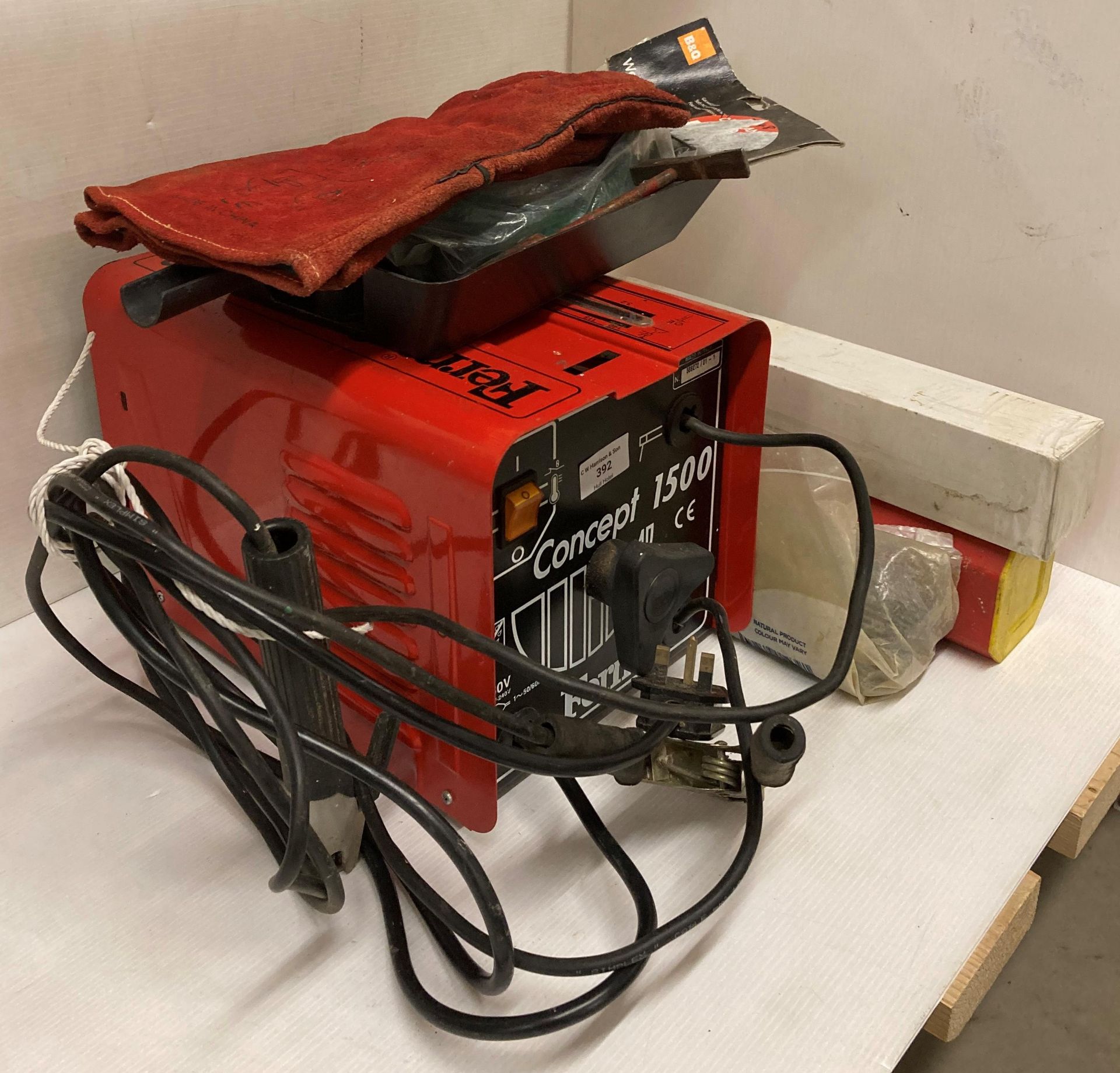 Ferm concept 1500 mig welder (240v) complete with 3 x packs of welding rods, gloves, masks, - Bild 2 aus 2