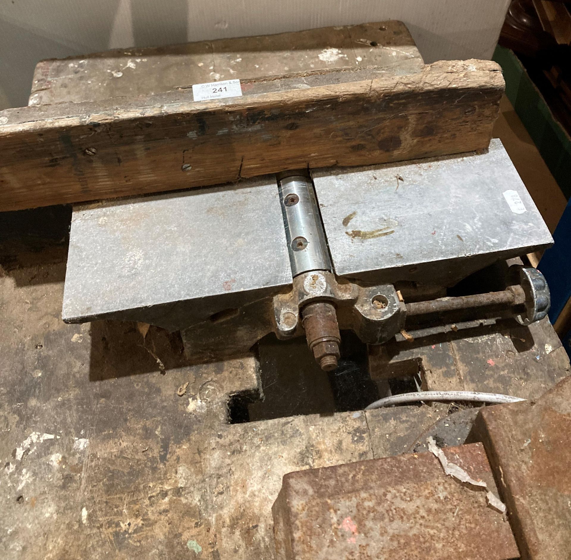 Vintage wooden joiners bench with a metal Record No 4 vice and a bench-mounted planer belt driven - Image 2 of 4