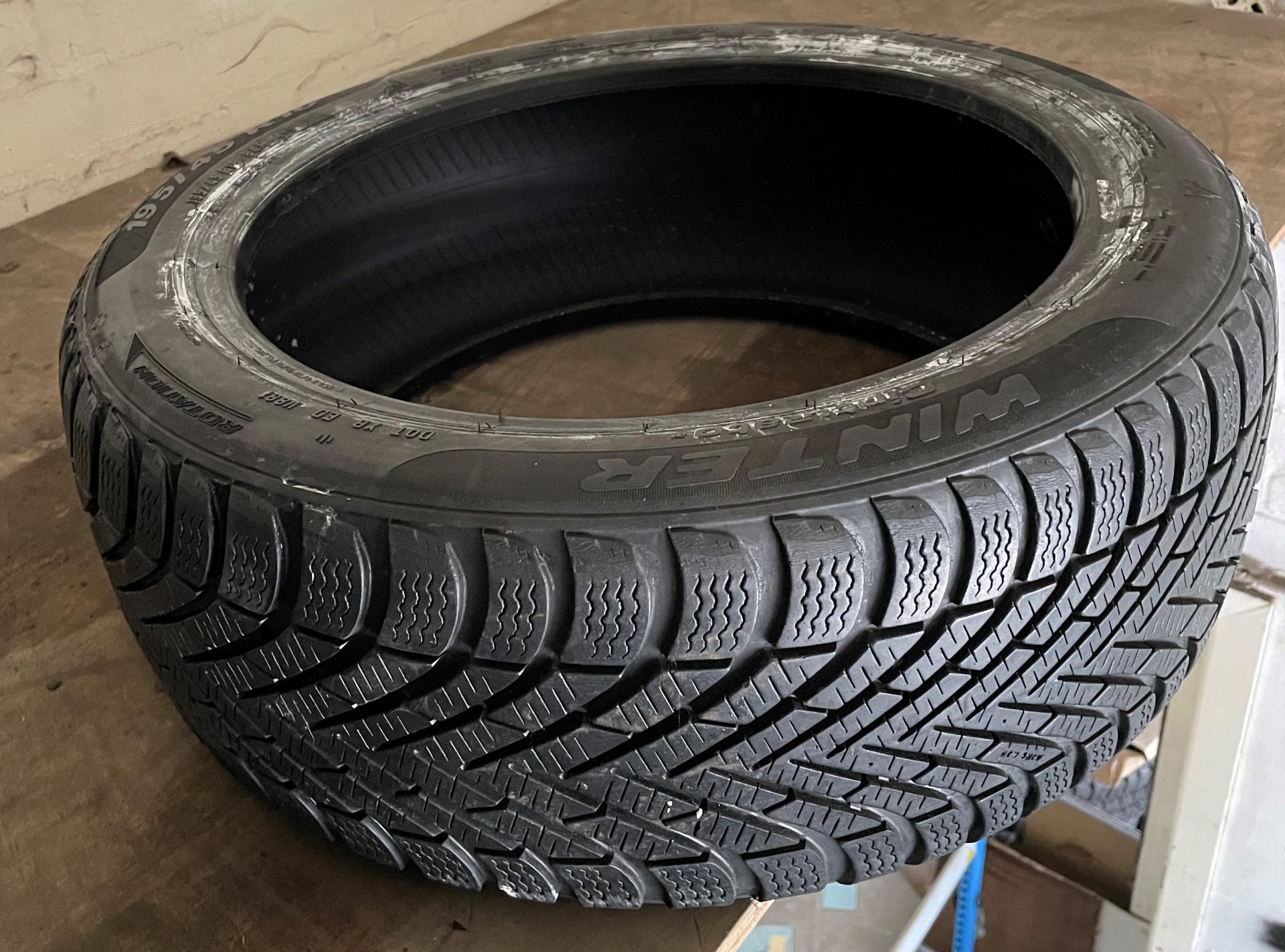 Contents to top rack - twelve assorted part used tyres including 195/45 R16, 195/65 R15, - Image 5 of 5