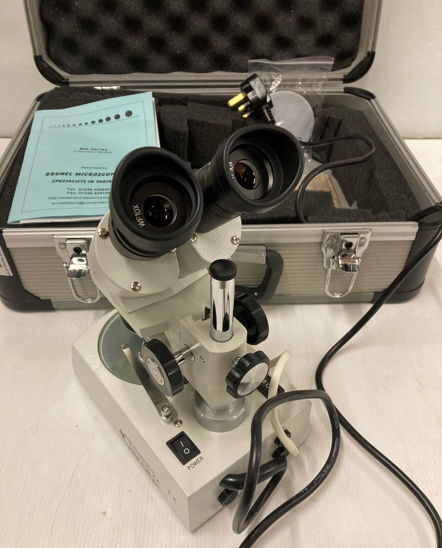 Brunel microscope electric MX Series in aluminium carry case (240v) (saleroom location: T08-1) - Bild 2 aus 3