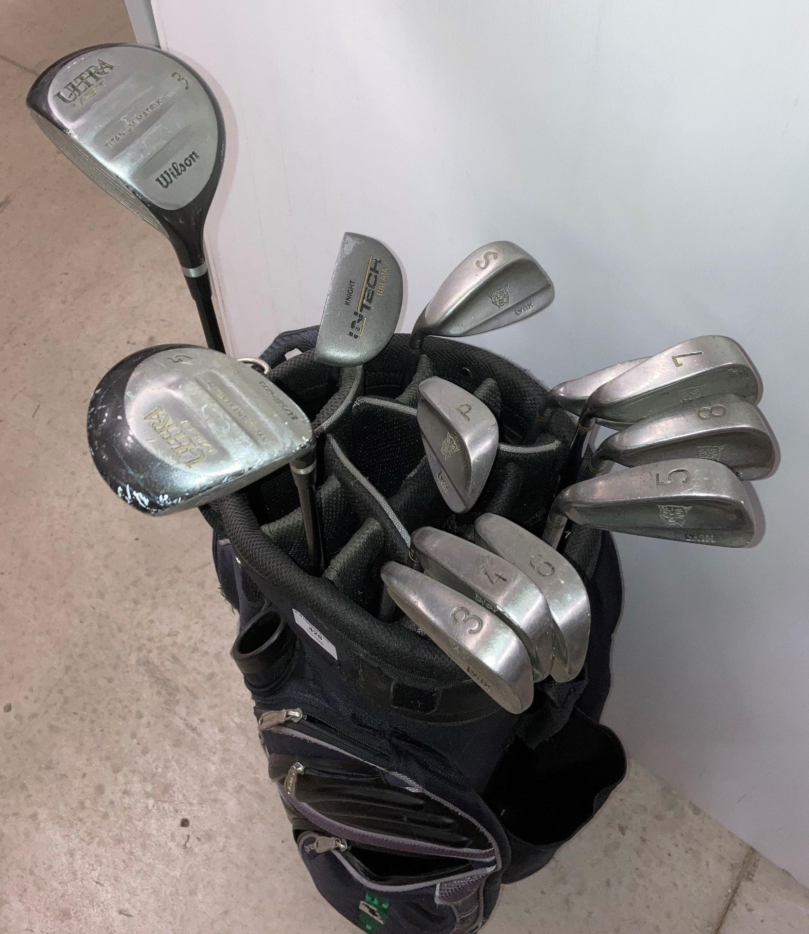 Set of Lynx left-handed irons, 3 iron to sandwedge complete with 2 Wilson Metals (3 and 5), - Bild 2 aus 2