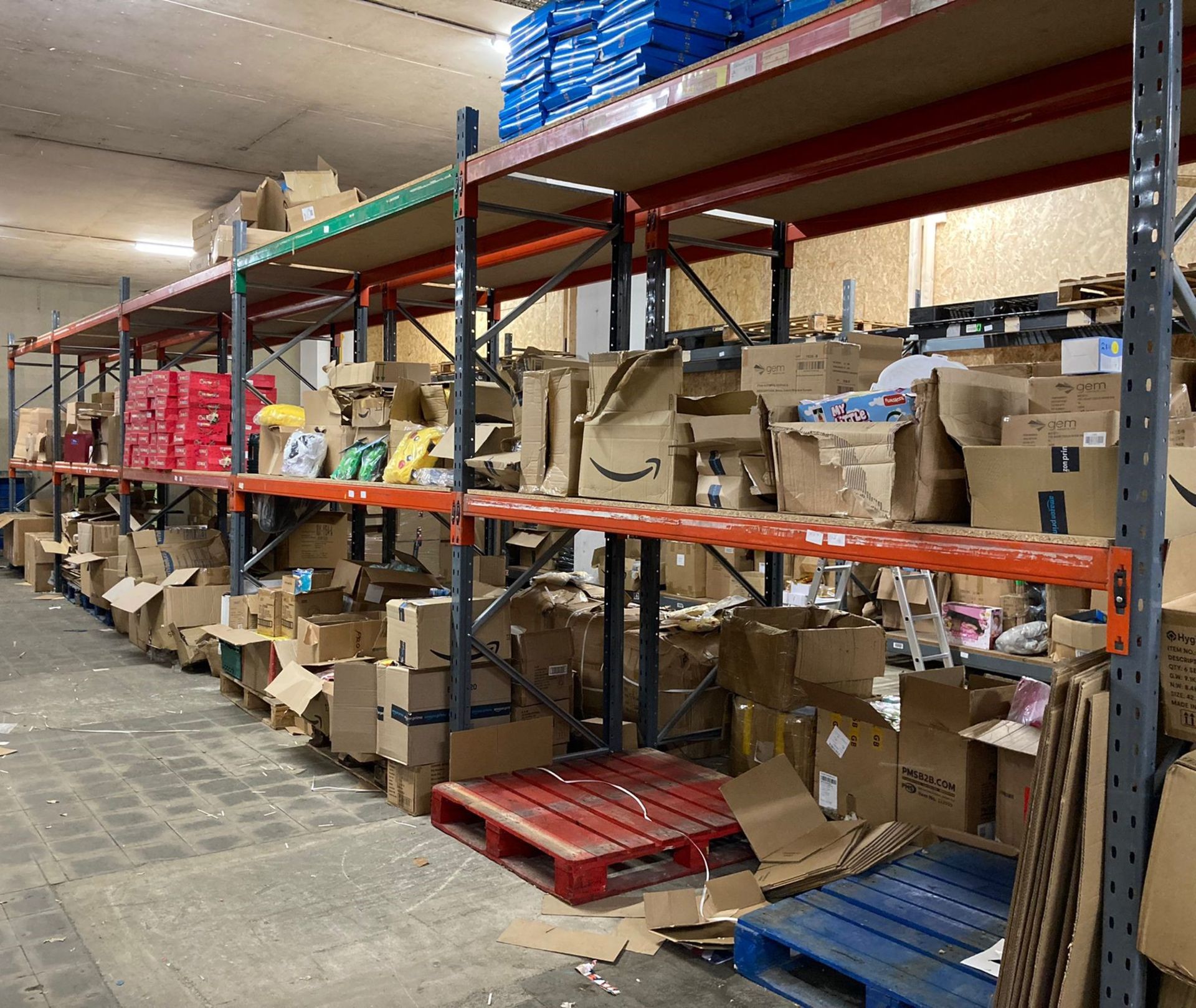 20 x bays of grey/orange pallet racking comprising 24 x grey metal uprights,