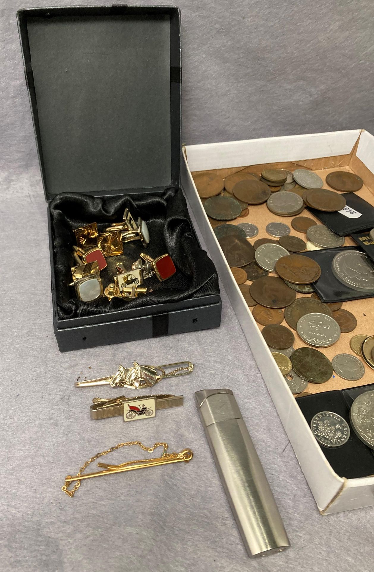 Contents to tray - two assorted vintage gold-plated gents watches by Avia Cadet and Bucherer (both - Image 2 of 4