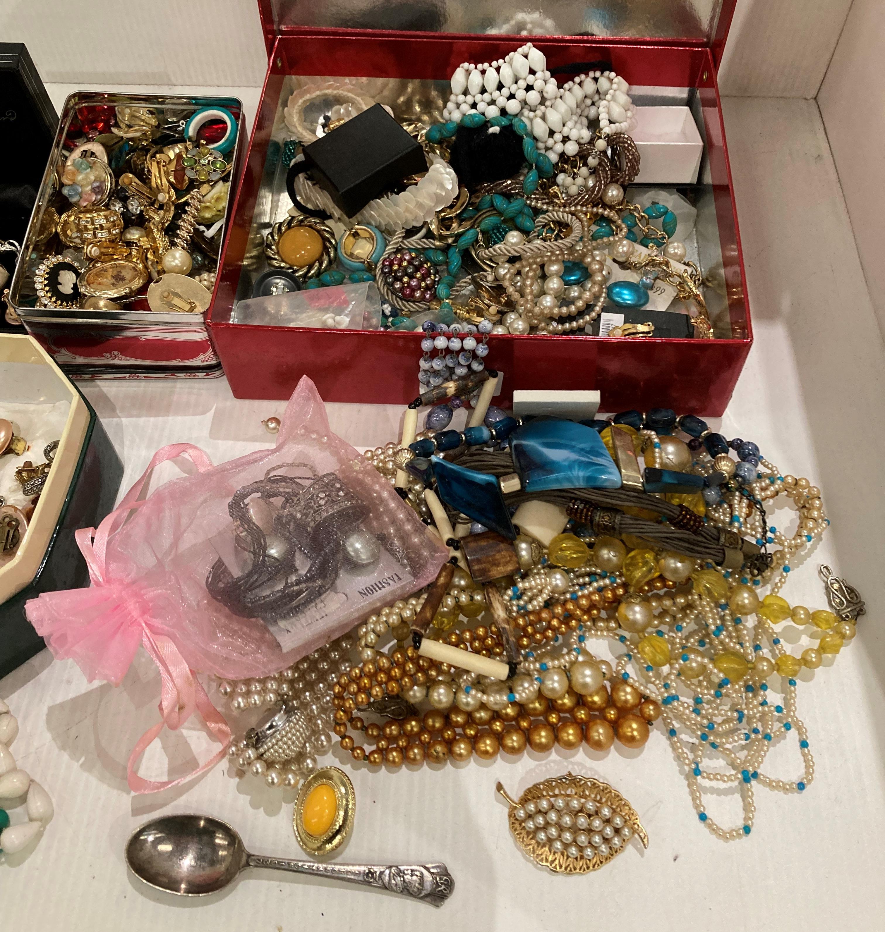 Large quantity of costume jewellery in tins and boxes including an Aristocrat EPNS cigarette box, - Image 3 of 3