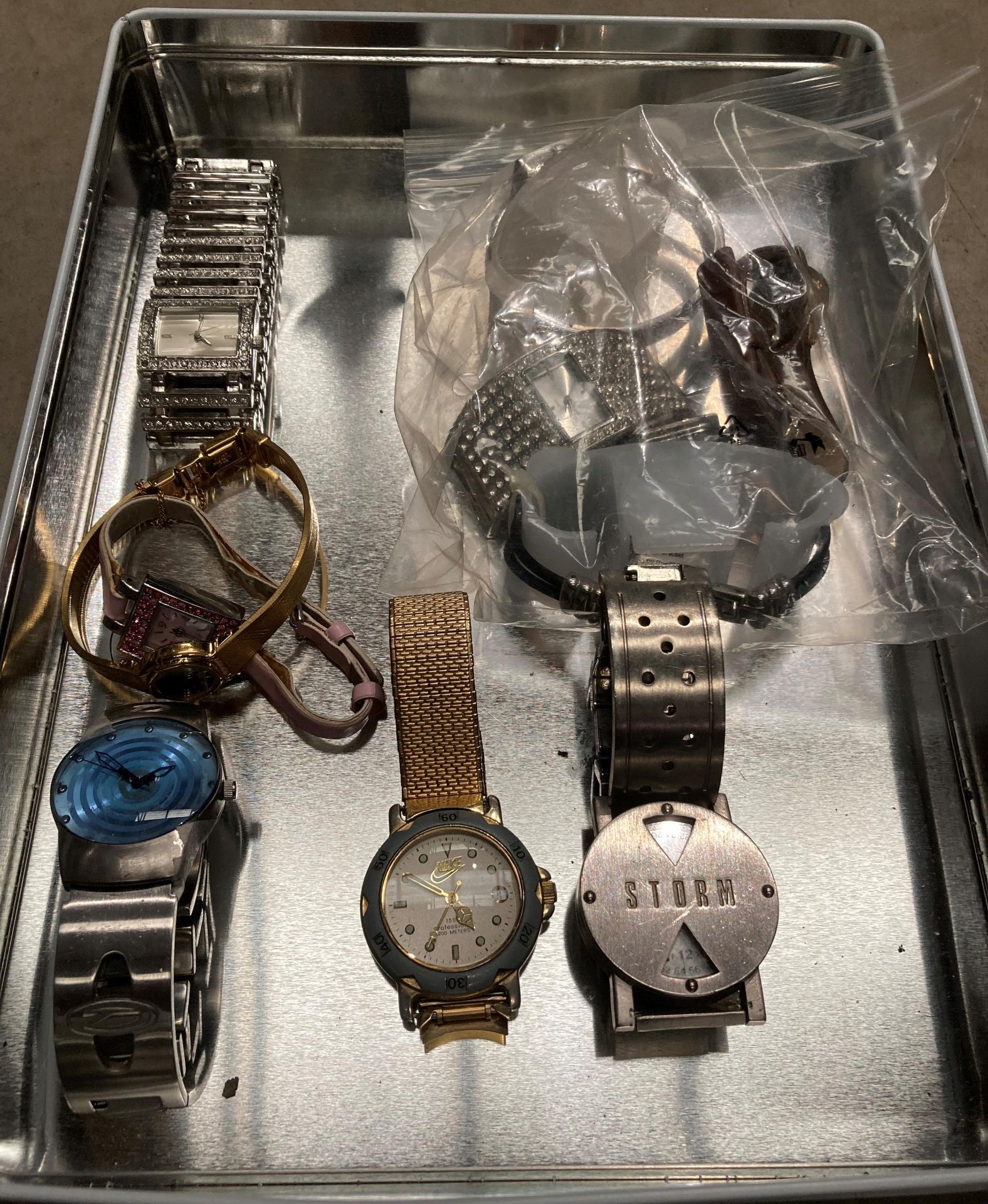 Contents to box - seventeen assorted watches by Seiko, Storm, Citizen, Lava, - Image 3 of 3