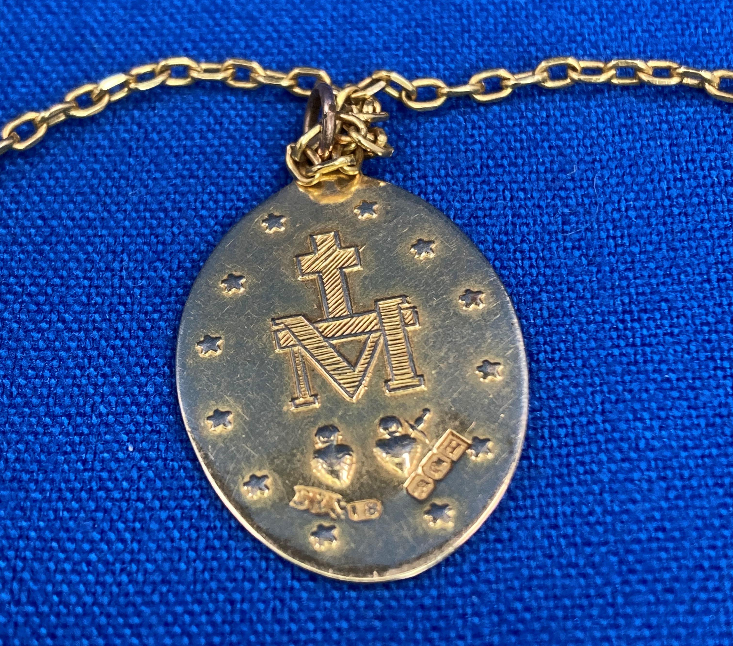 18ct gold Miraculous Medal and chain (20" long). Weight: 11. - Image 3 of 4