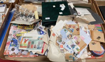 Contents to large tray - assorted stamp albums and loose stamps, assorted World coins,